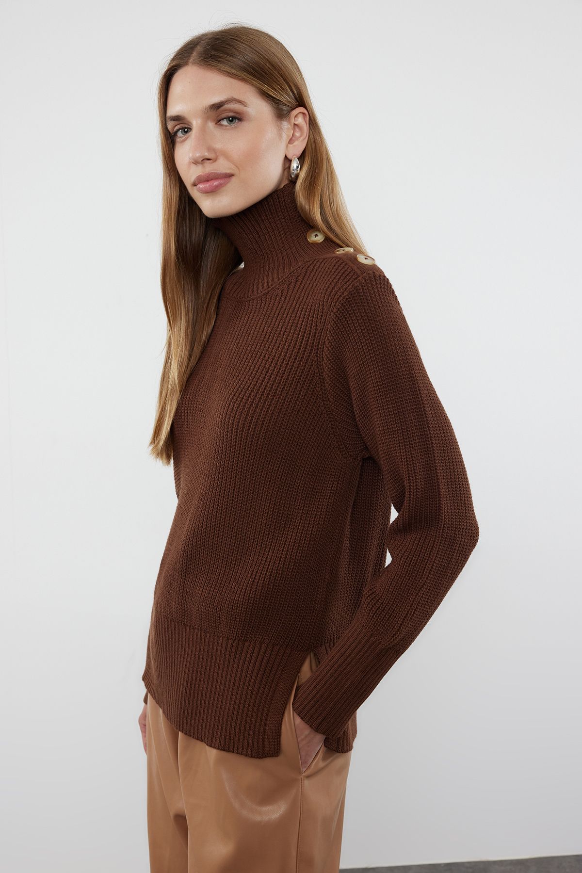 Trendyol Brown Collar Button Detailed Knitwear Sweater