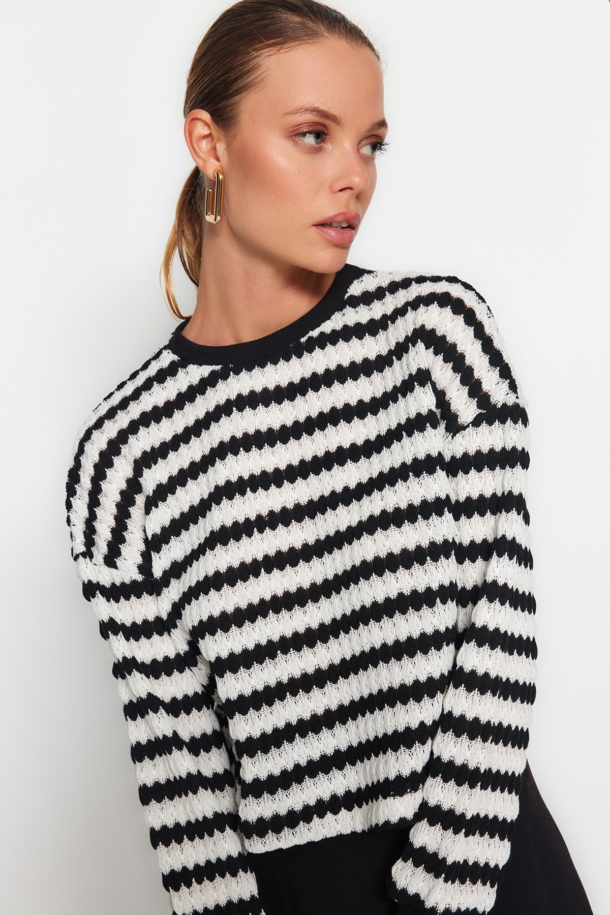 Trendyol Sweater - Black - Regular fit