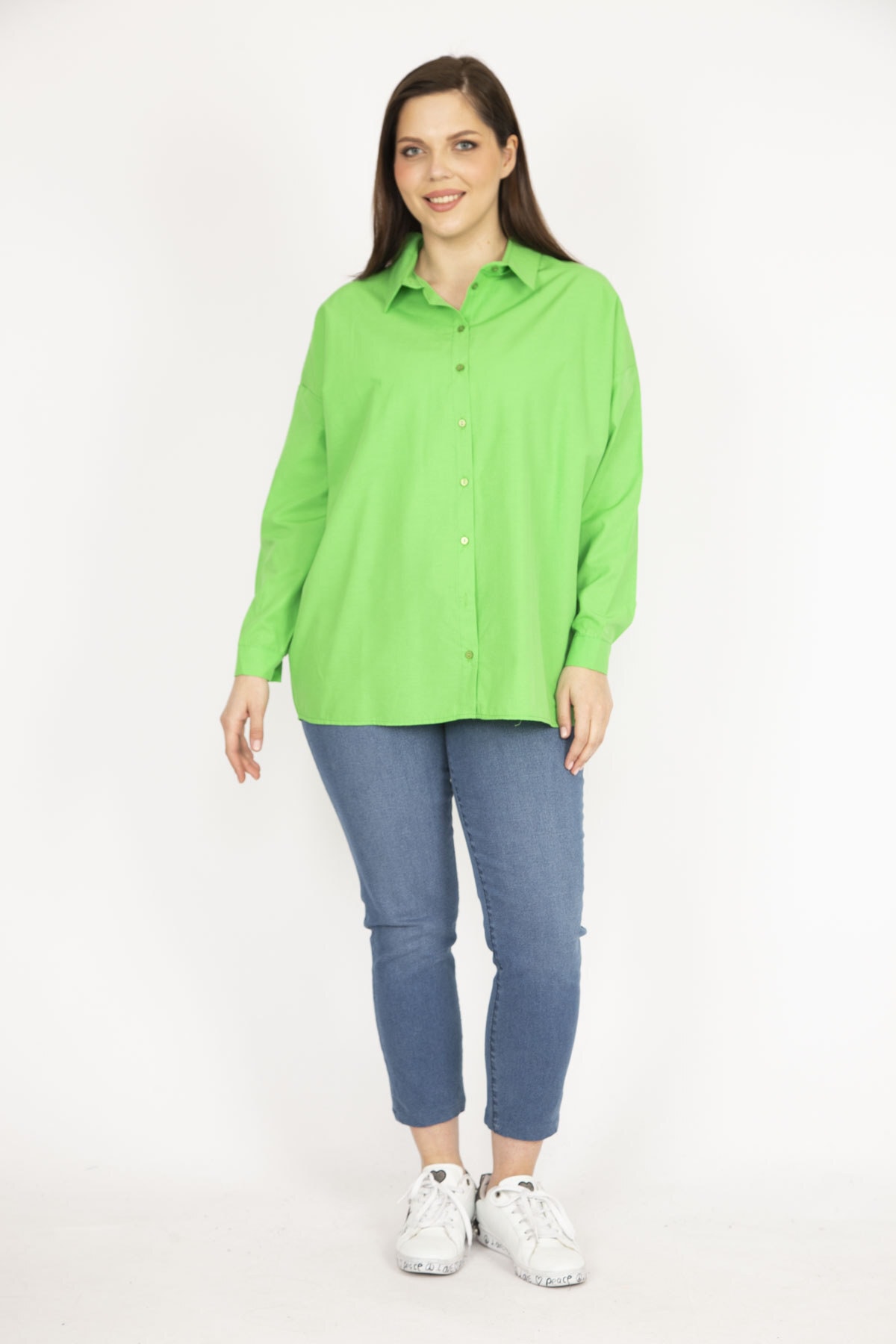 Levně Şans Women's Green Large Size Front Buttoned Back Detail Shirt