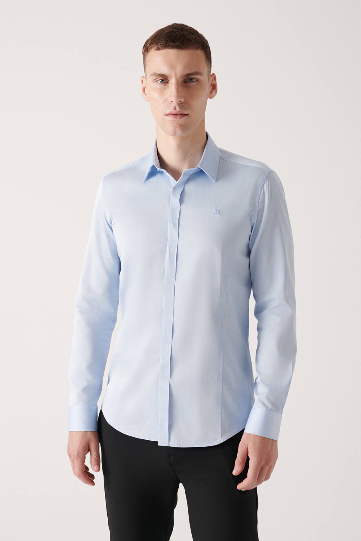 Levně Avva Men's Blue 100% Cotton Satin Hidden Pocket Slim Fit Slim Fit Shirt