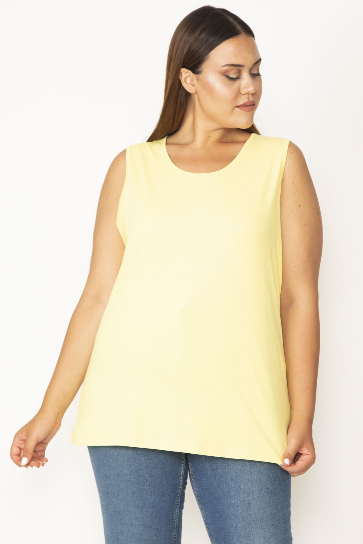 Levně Şans Women's Plus Size Yellow Cotton Fabric Crewneck Tank Top