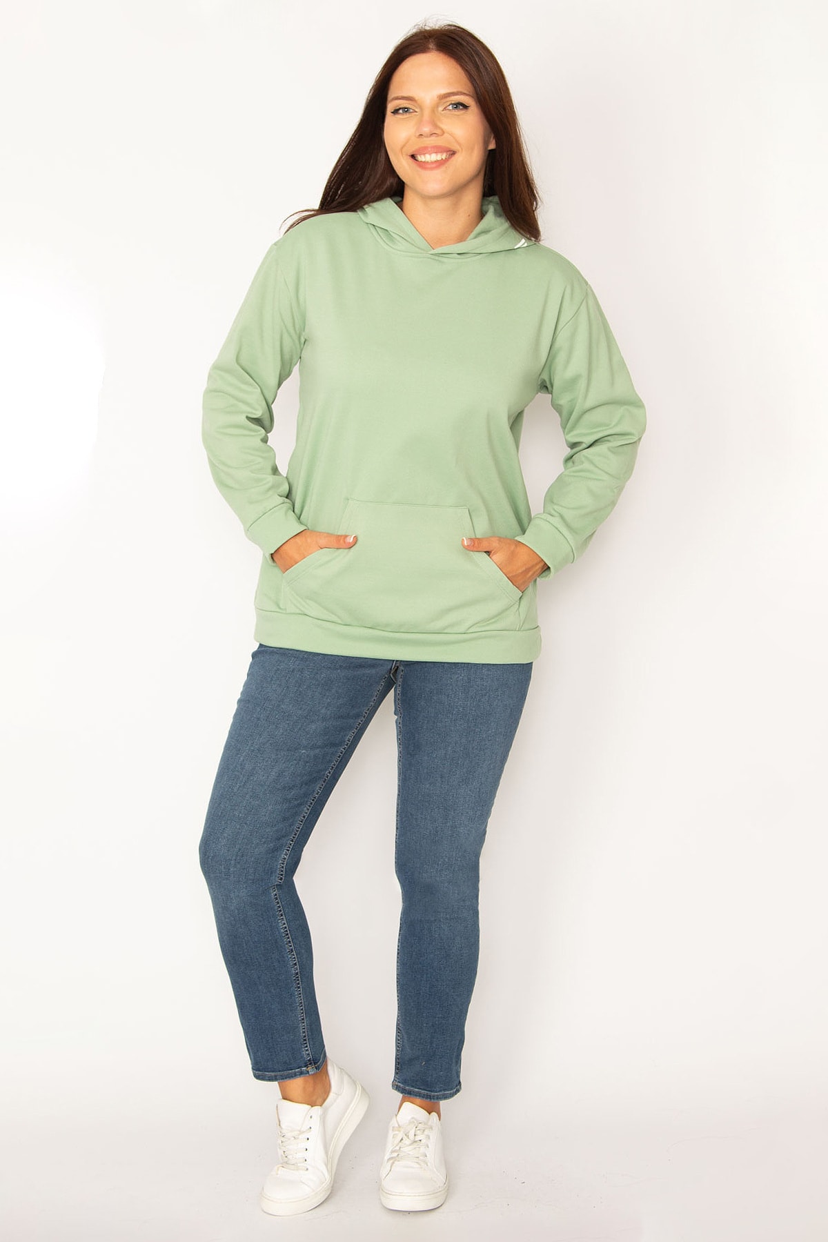 Levně Şans Women's Plus Size Green Hooded Kangaroo Sweatshirt with Pocket and Rayon