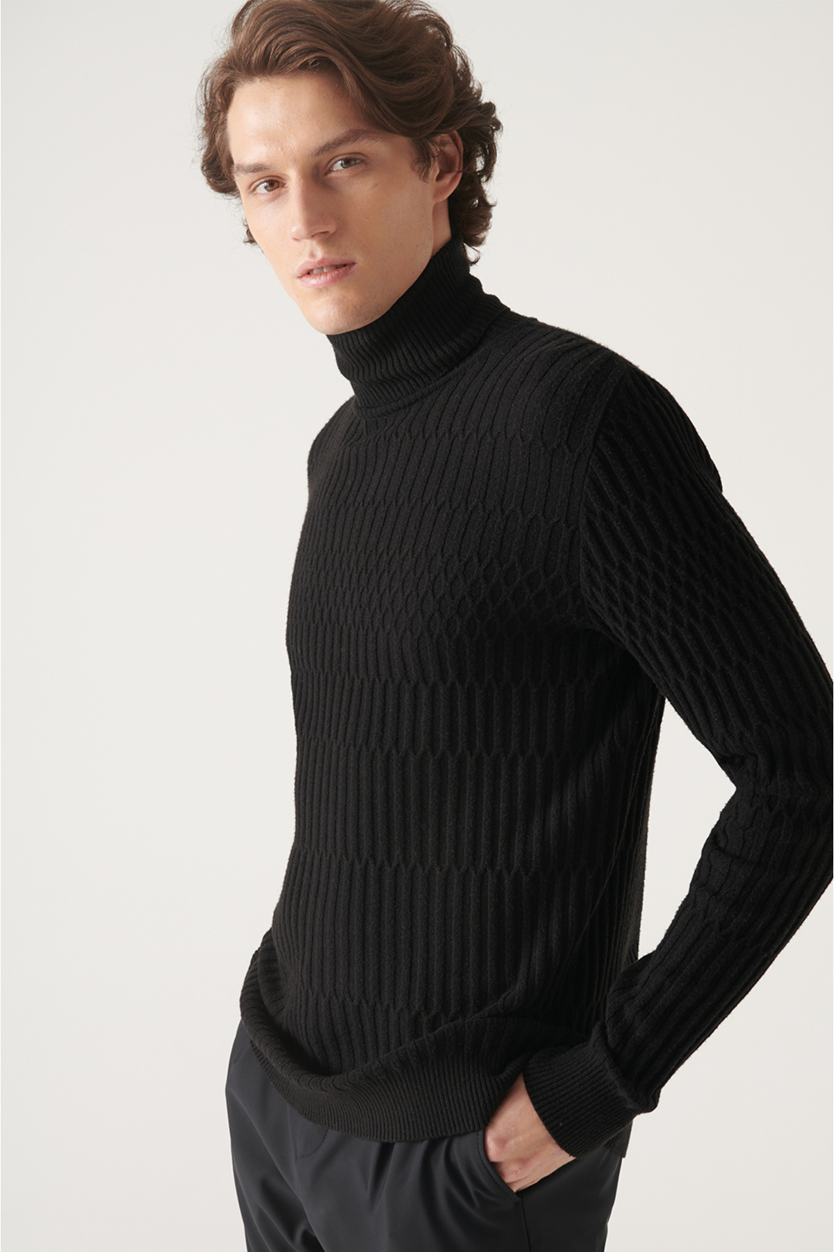 Levně Avva Men's Black Full Turtleneck Knit Detail Cotton Slim Fit Slim Fit Knitwear Sweater