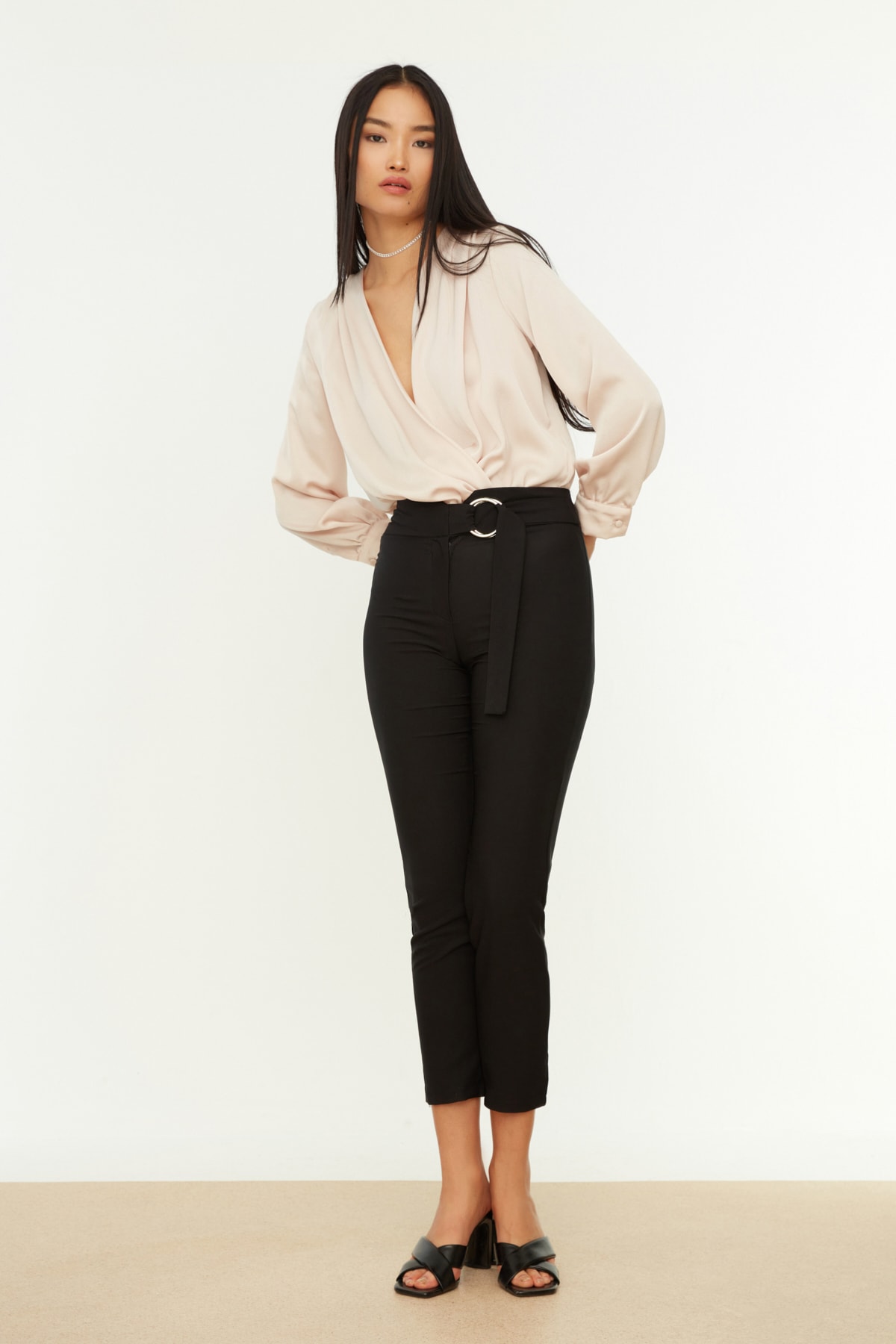 Pantaloni dama Trendyol Detailed