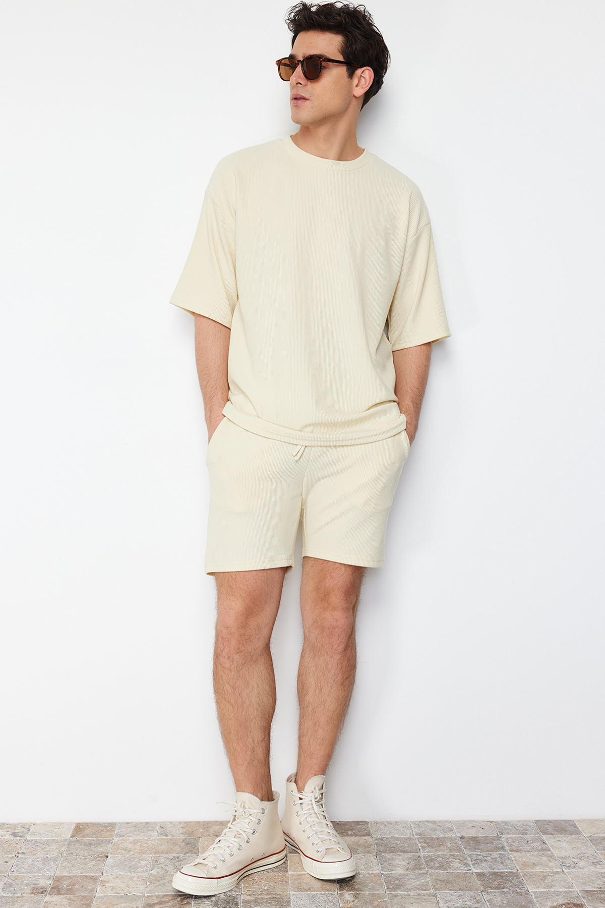 Trendyol Ecru Men's Regular/Normal Cut Mid-Length Textured Non-Wrinkle Shorts