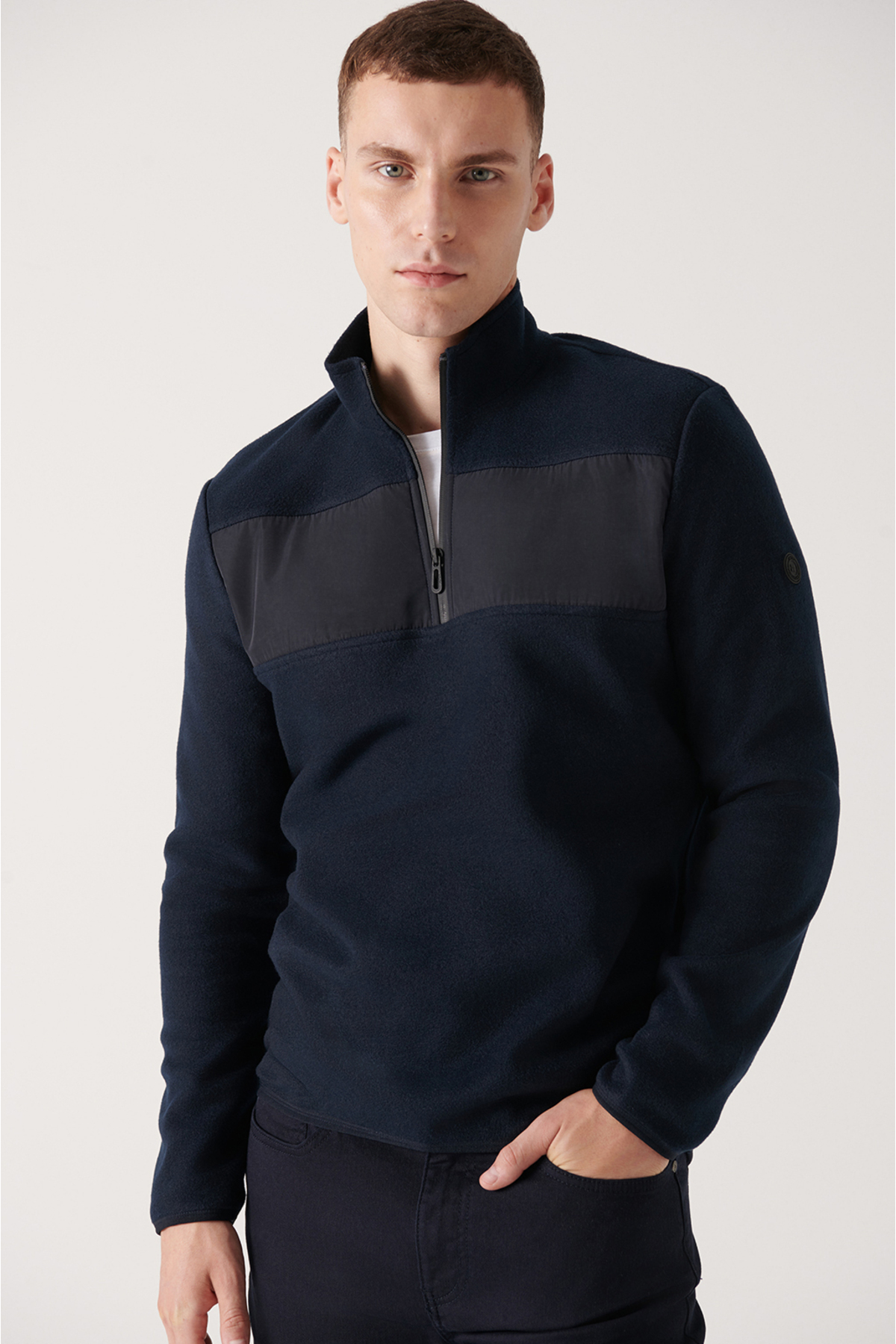 Avva Men's Navy Blue Zippered Stand Collar Parachute Fabric Detailed Standard Fit Regular Cut Fleece Sweatshirt