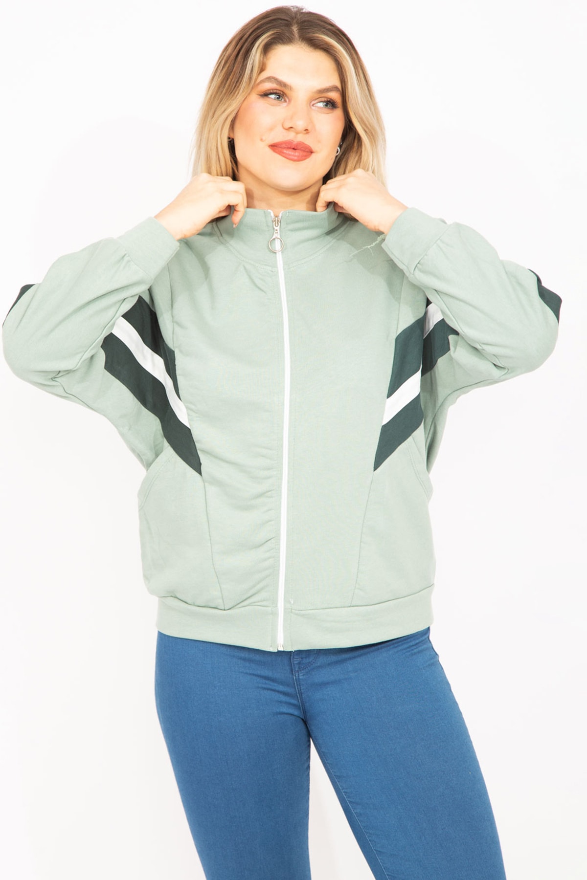 Levně Şans Women's Plus Size Green 2 Thread Fabric Sweatshirt With Zipper And Stripe Detail At The Front