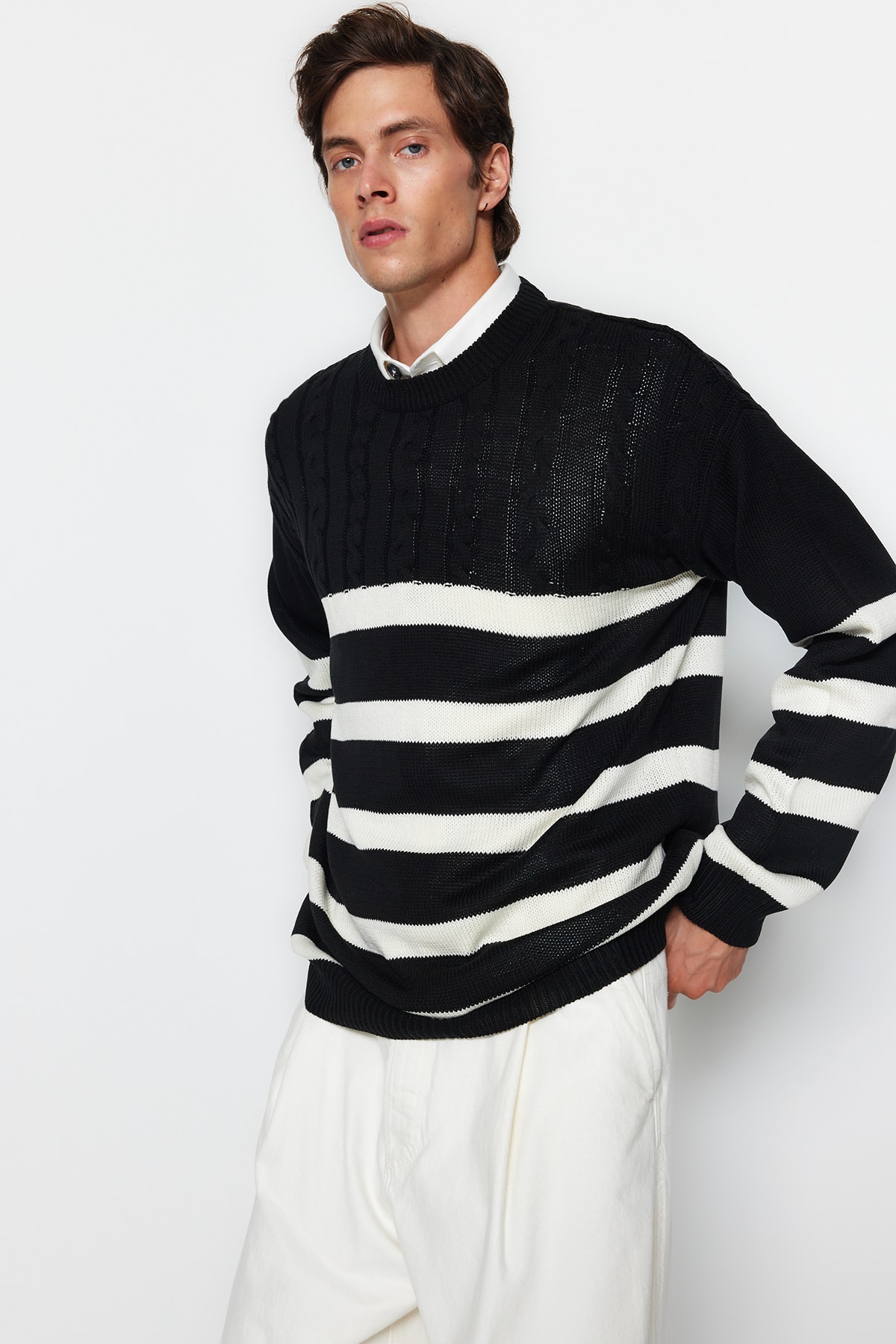 Levně Trendyol Black Unisex Oversize Fit Wide Fit Hair Knit Striped Anti-Pilling Knitwear Sweater