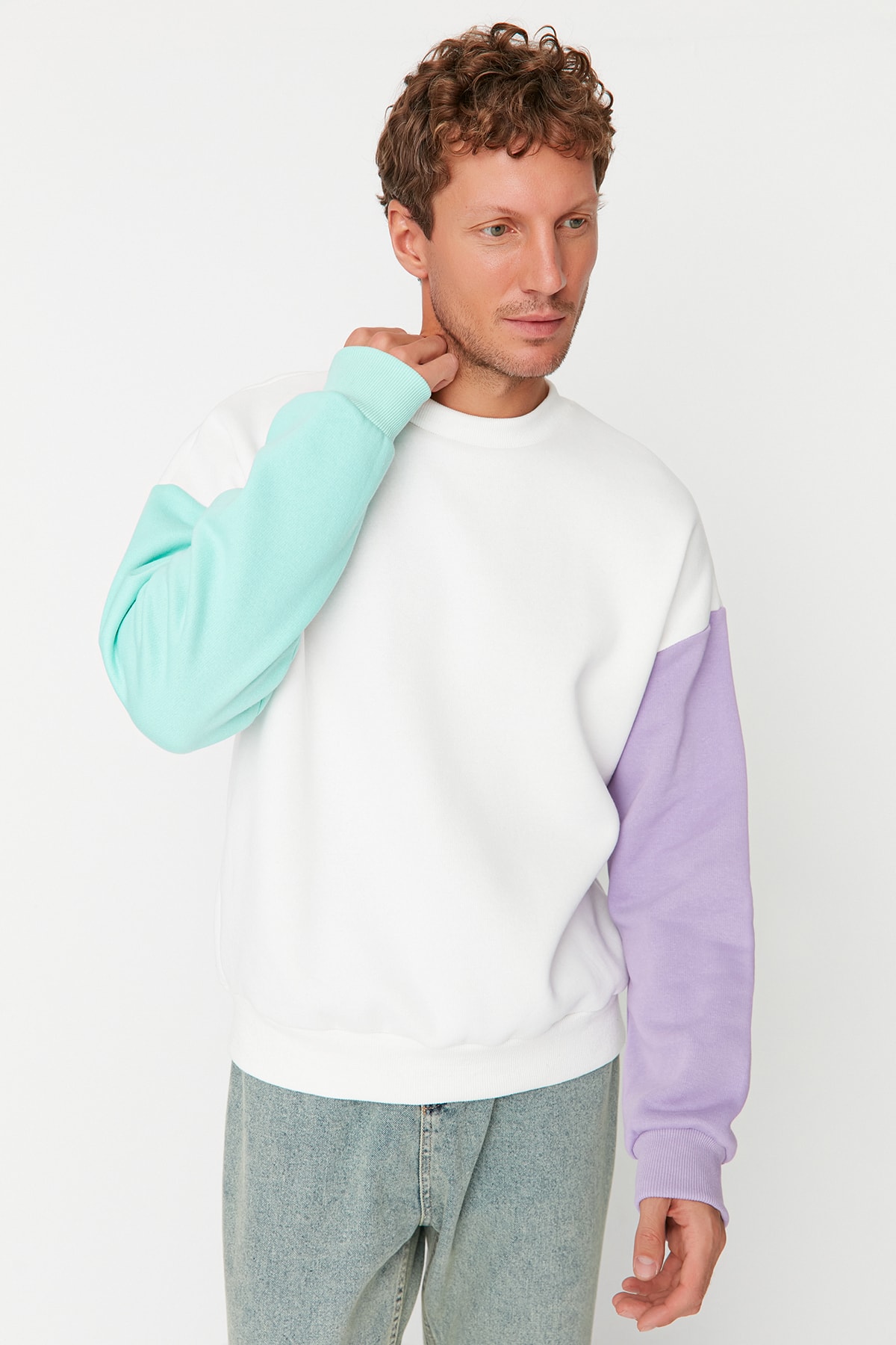 Levně Trendyol Ecru Men's Oversize/Wide Cut Crew Neck Paneled Sweatshirt