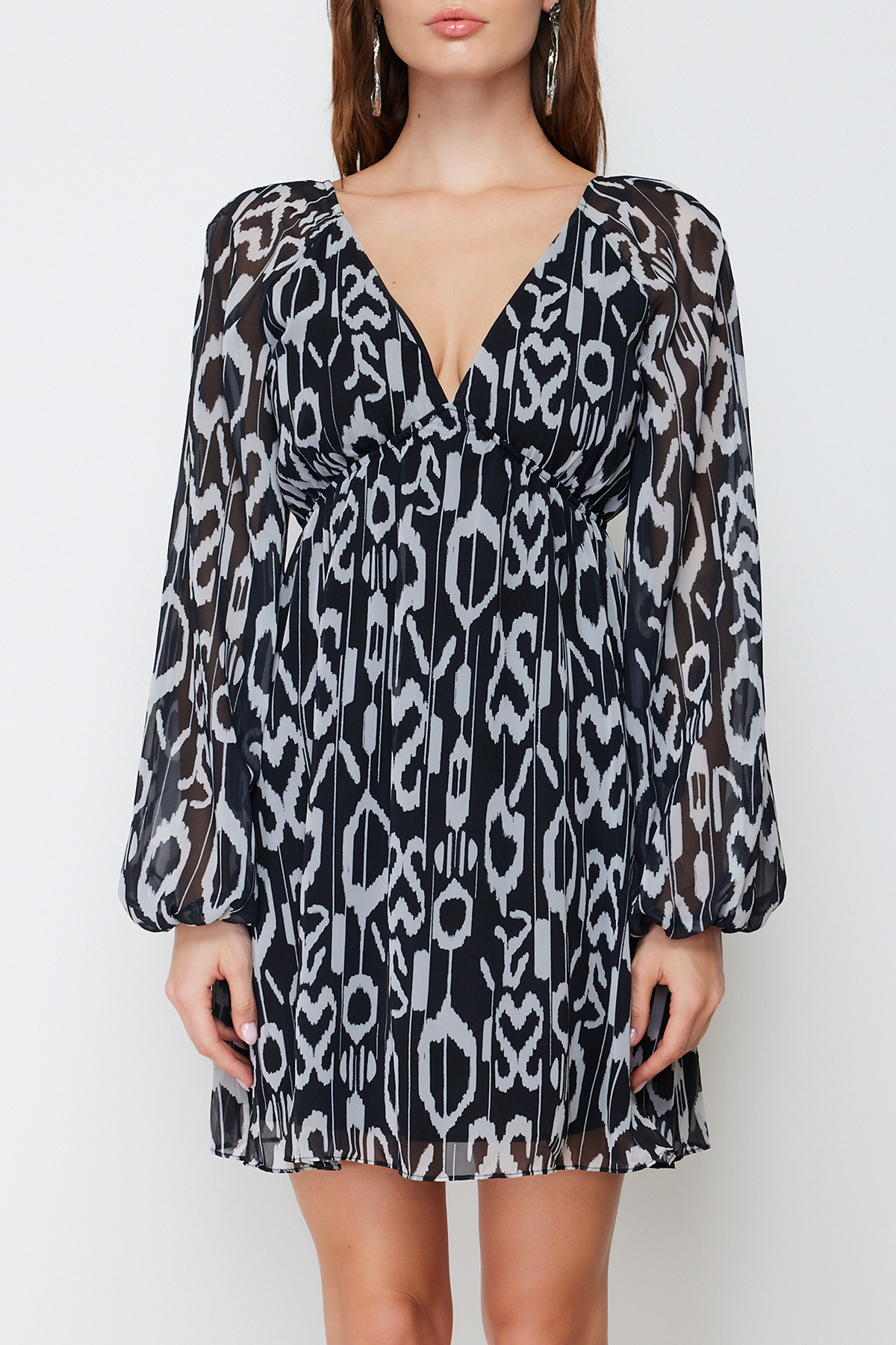 Rochie țesută țesută Trendyol Black V-Neck Model