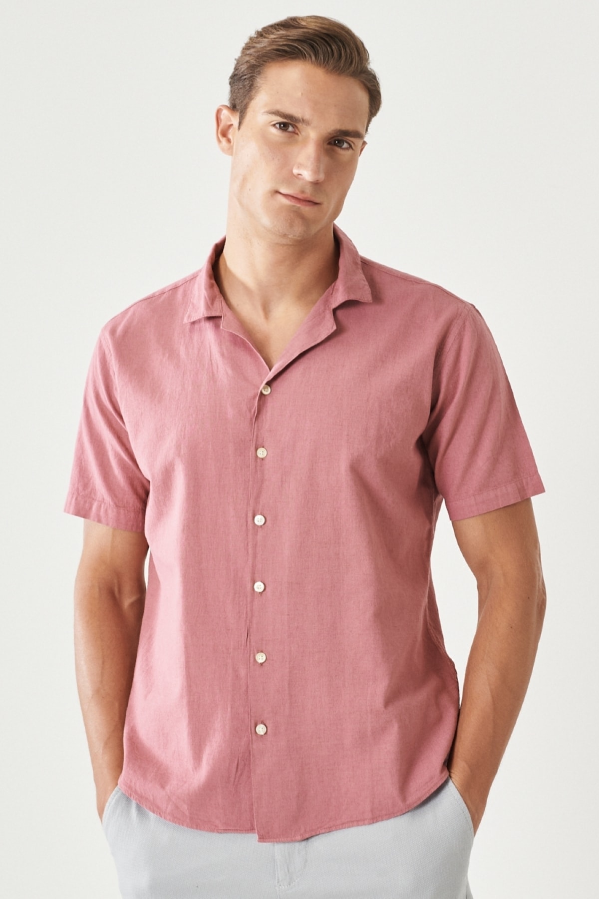 Levně ALTINYILDIZ CLASSICS Men's Burgundy Comfort Fit Relaxed Fit Mono Collar Short Sleeve Plain Linen Shirt
