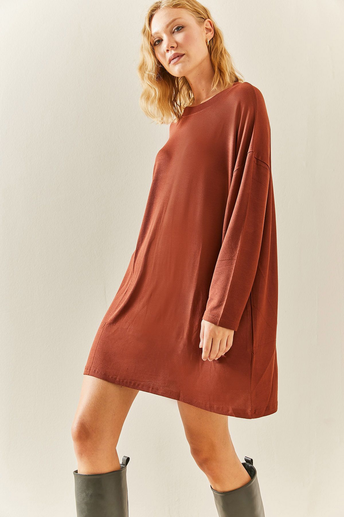 XHAN Brown Crew Neck Flowy Knitted Dress