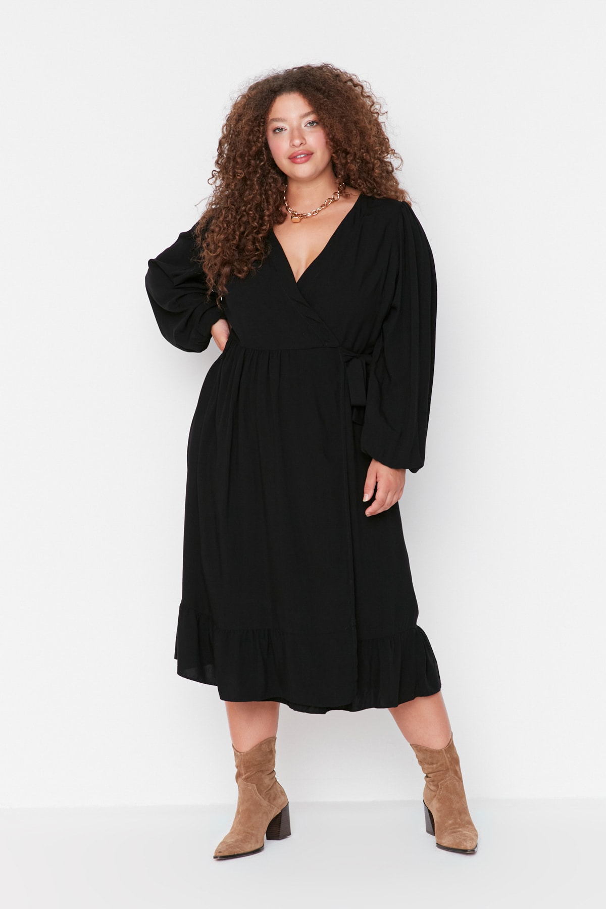 Levně Trendyol Curve Black Plus Size Double Breasted Neck A-Line Midi Woven Dress