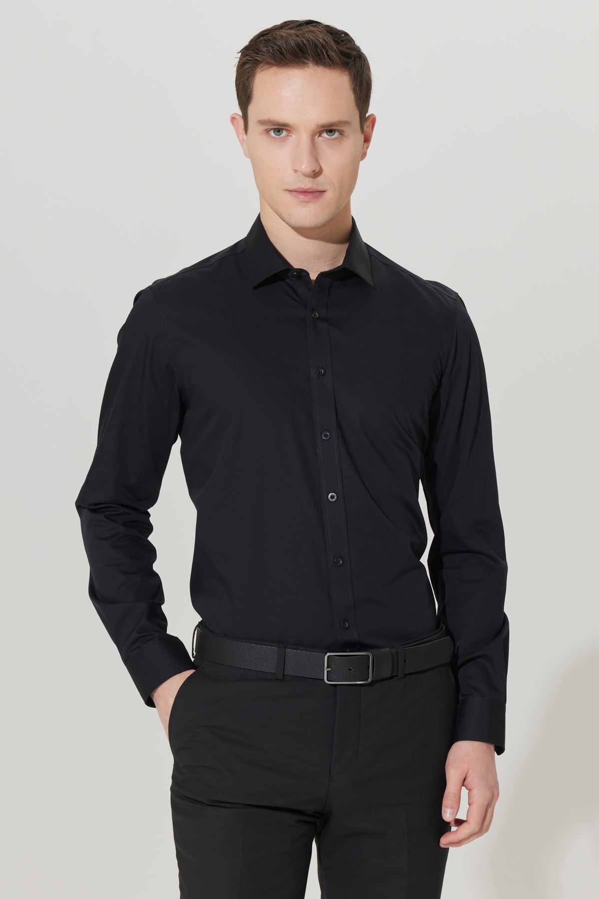 Levně ALTINYILDIZ CLASSICS Men's Black No-Iron Non-iron Slim Fit Slim Fit 100% Cotton Shirt.