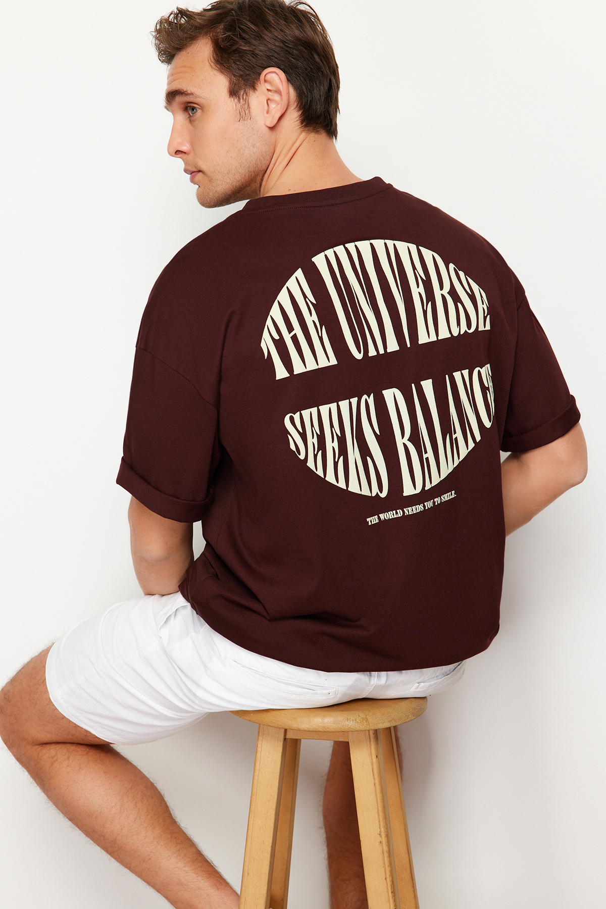 Levně Trendyol Dark Brown Oversize Fluffy Text Printed 100% Cotton T-Shirt
