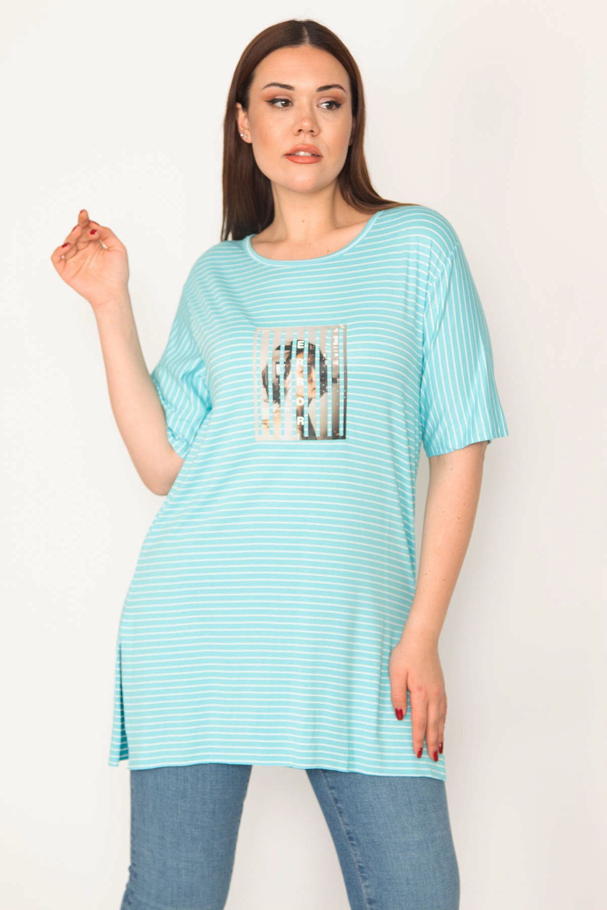 Levně Şans Women's Plus Size Blue Digital Printed Striped Side Slit Blouse