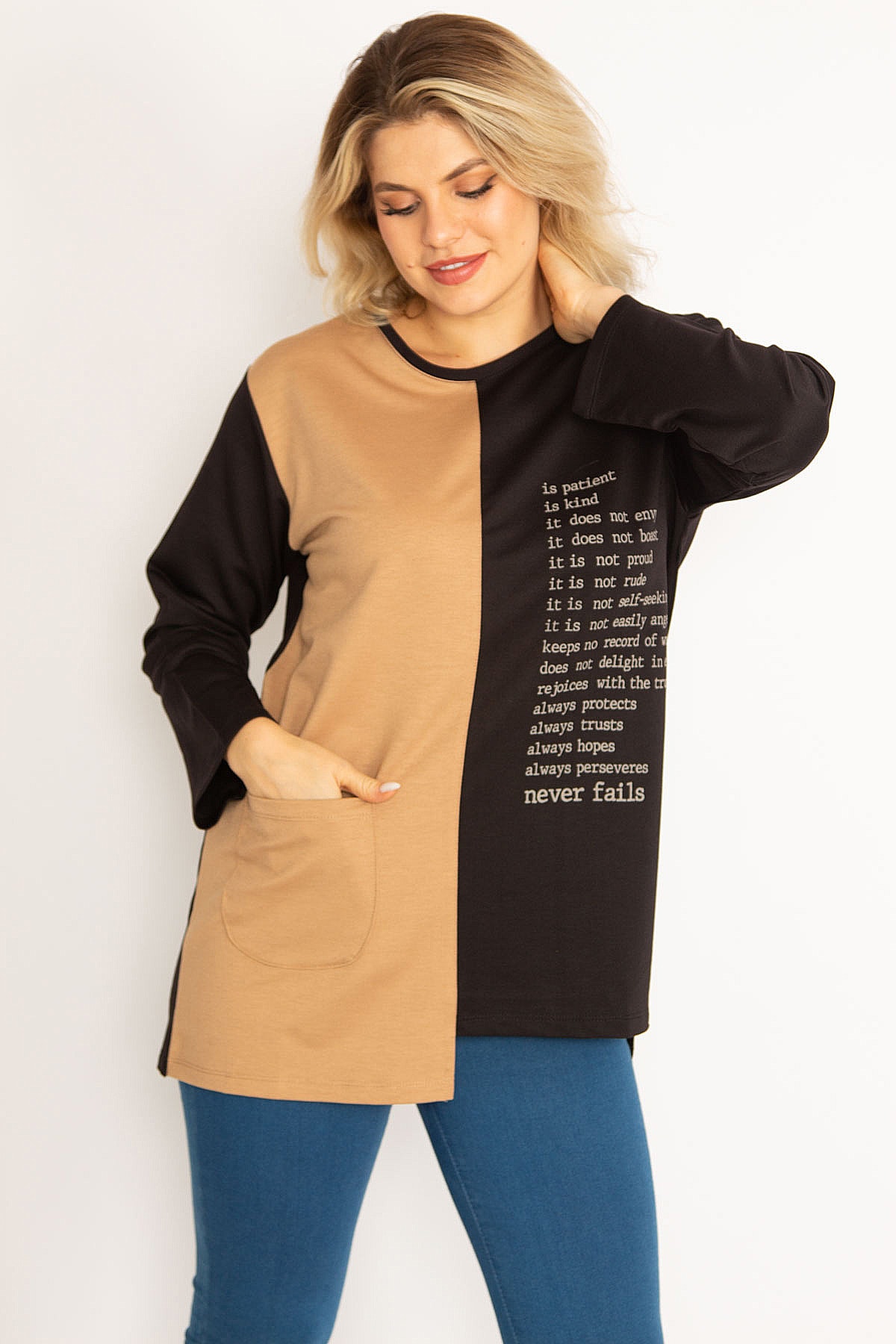 Levně Şans Women's Plus Size Camel Print And Pocket Detailed Color Combination Sweatshirt