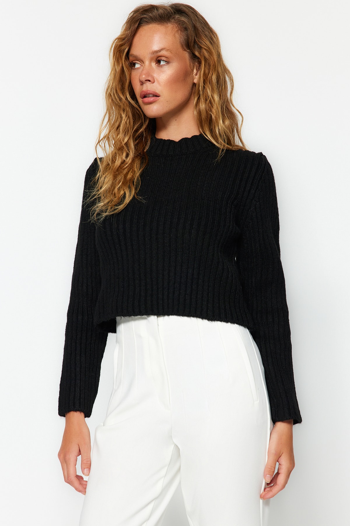 Trendyol Black Crop Basic Knitwear Sweater