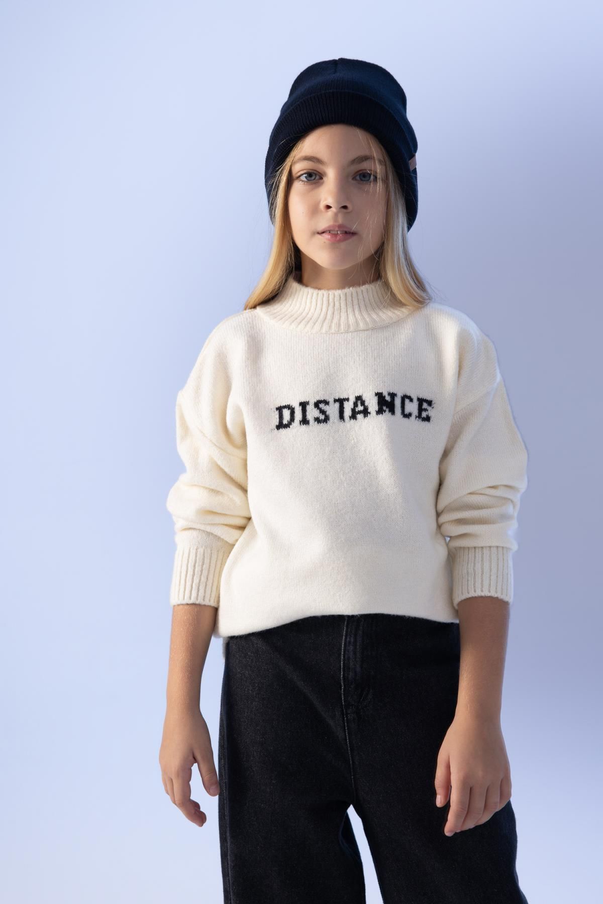 DEFACTO Girls' Crew Neck Printed Sweater