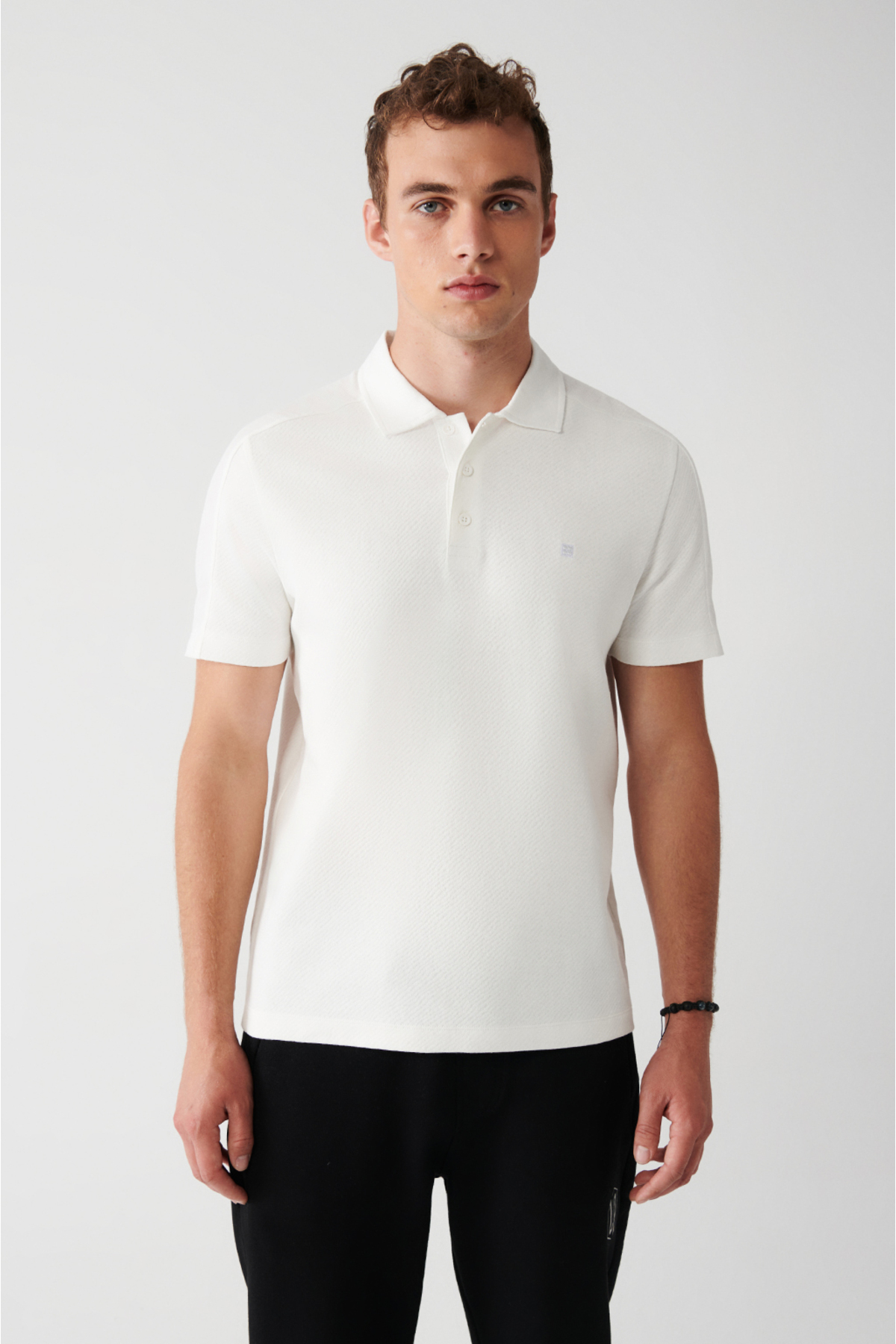 Avva Men's White 100% Cotton Jacquard Woven Detail Regular Fit Polo Neck T-shirt