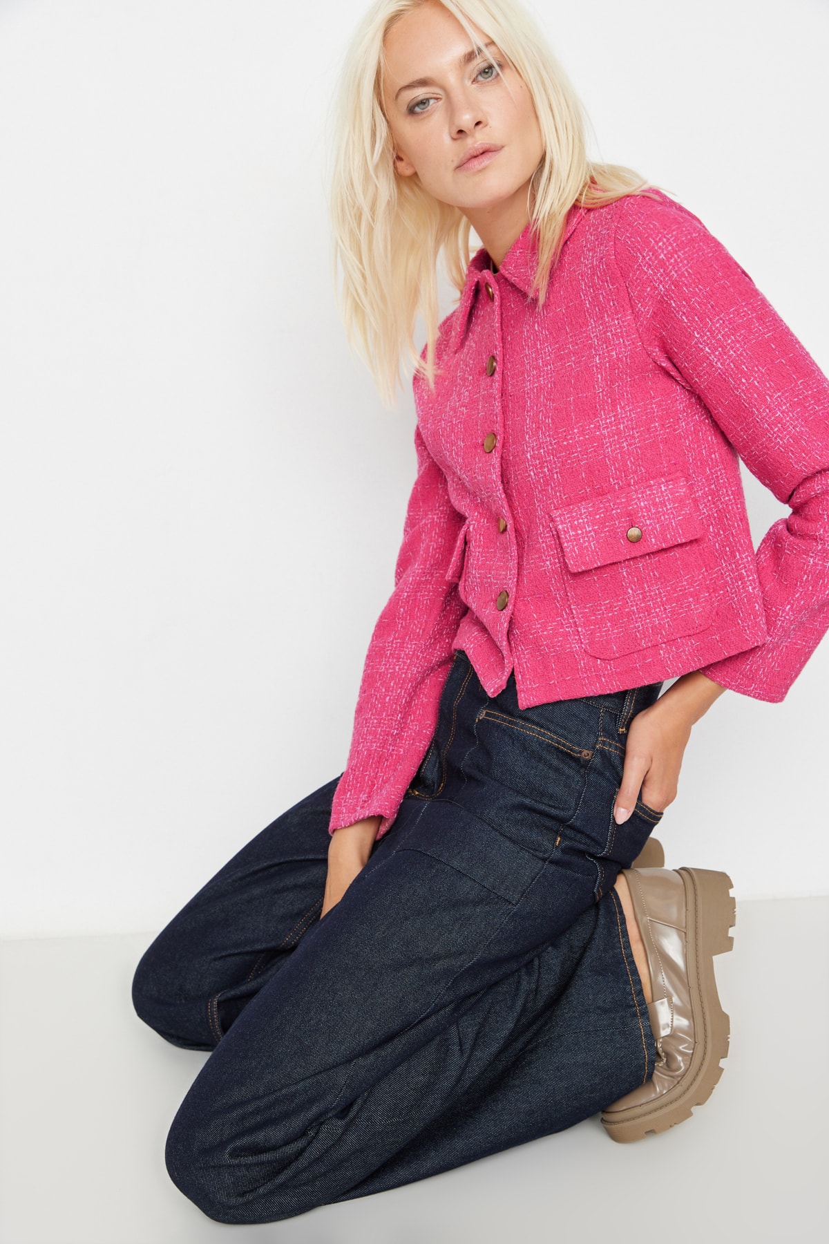 Trendyol Pink Fitted Pocket Detail Plaid Crop Woven Jacket