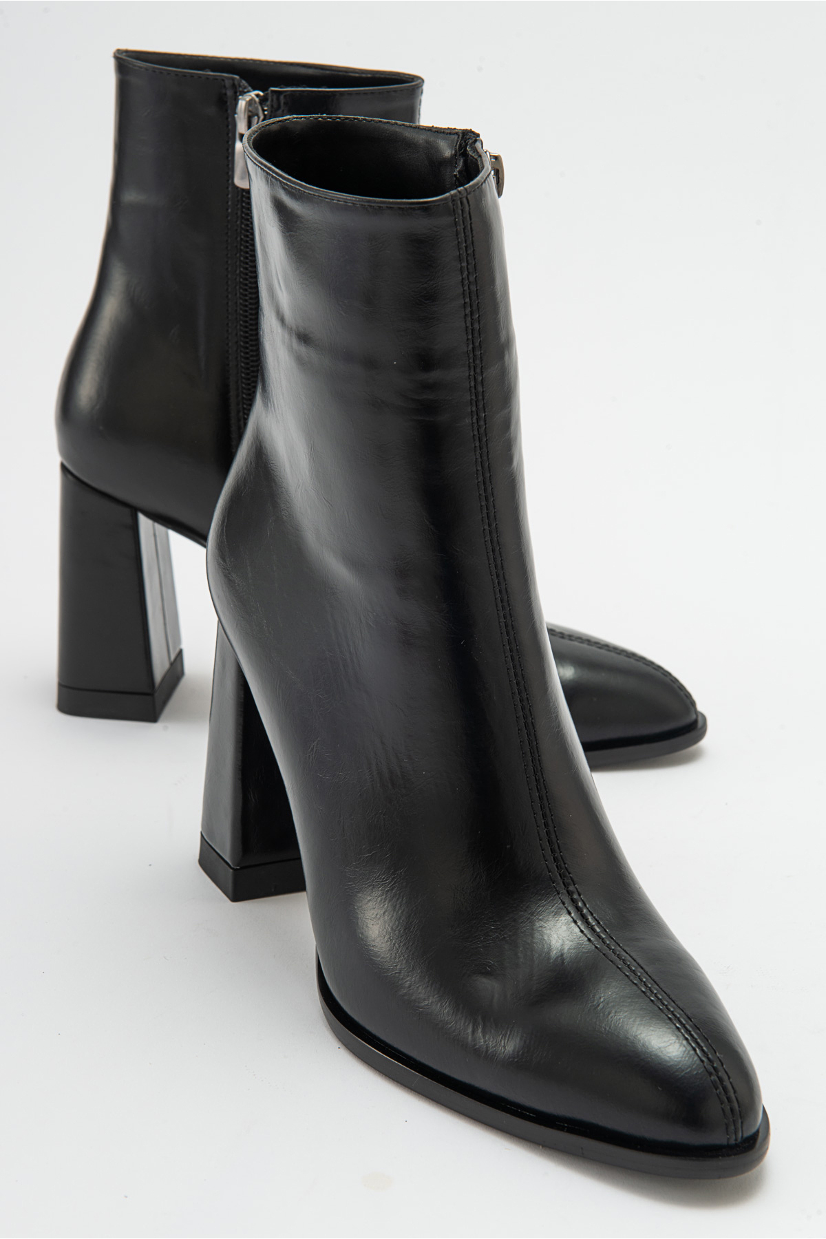 Levně LuviShoes Jewel Women's Black Skin Heeled Boots.