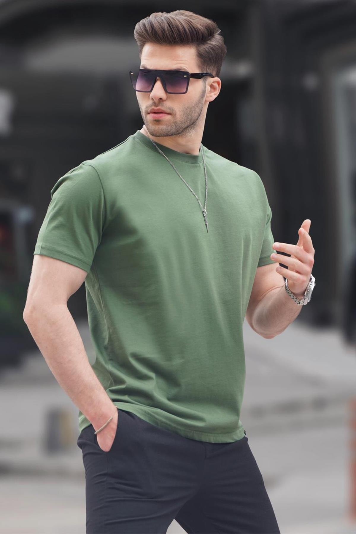 Levně Madmext Khaki Green Regular Fit Basic Men's T-Shirt 6131