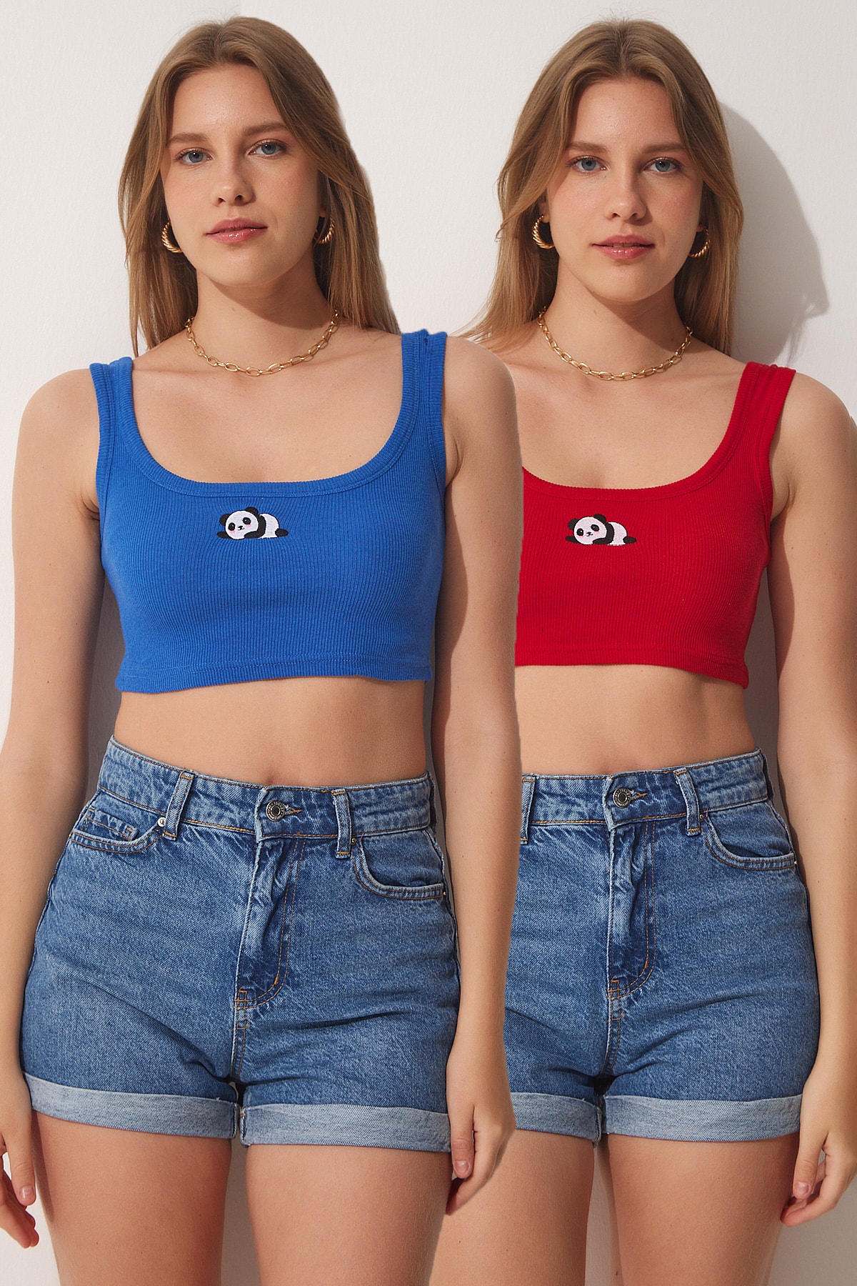 Levně Happiness İstanbul Women's Blue Red 2-pack Panda Embroidery Knitted Crop Blouse