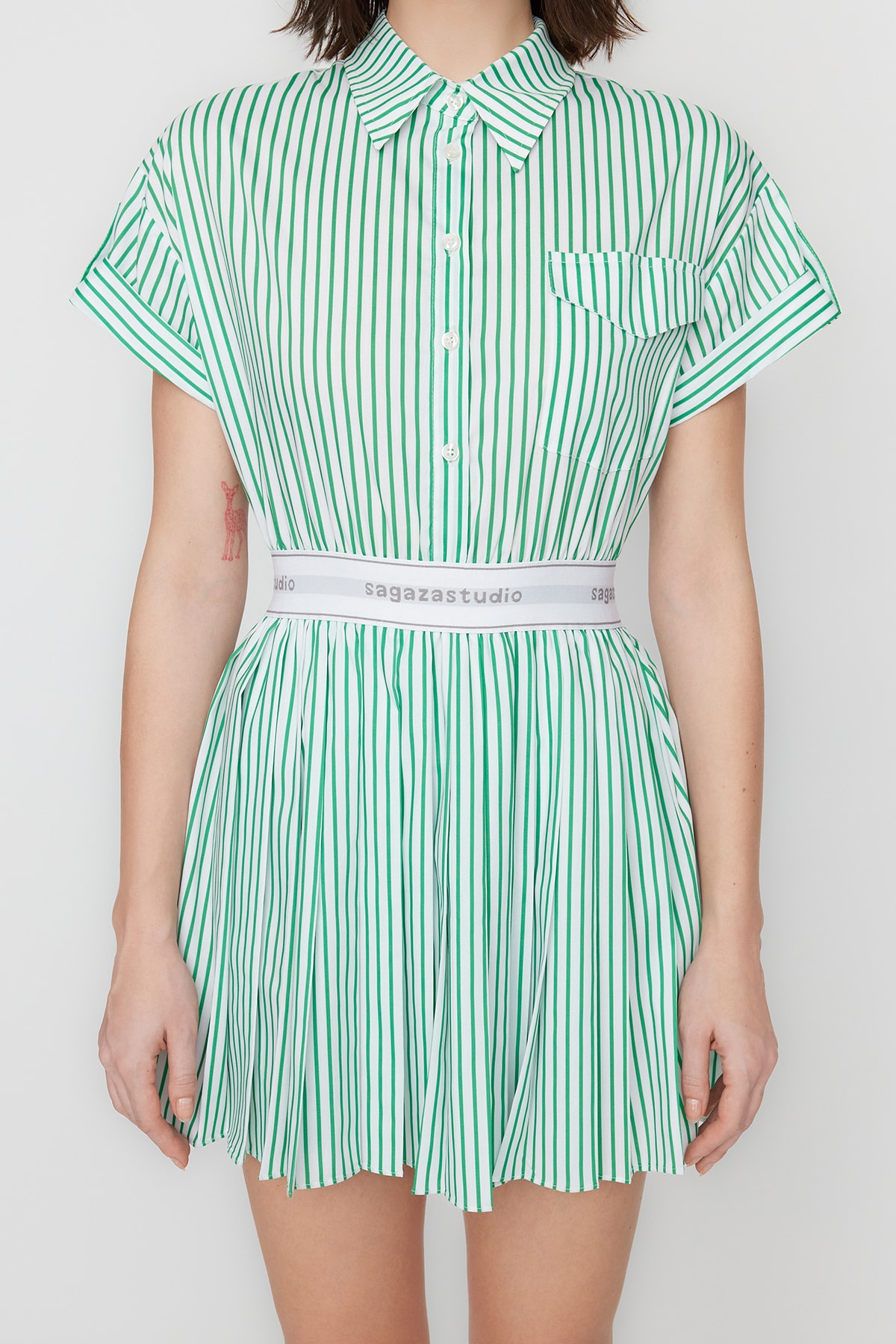 Trendyol X Sagaza Studio alb-verde elastic detaliat poplin rochie