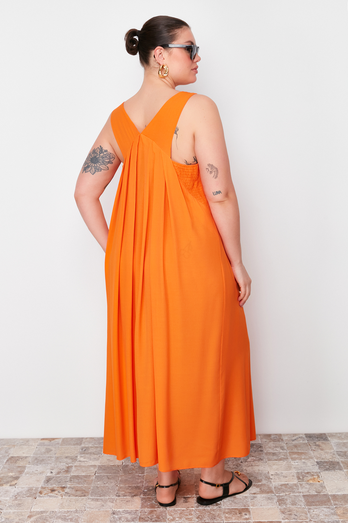 Trendyol Curve Tile Crew Neck Long Woven Dress