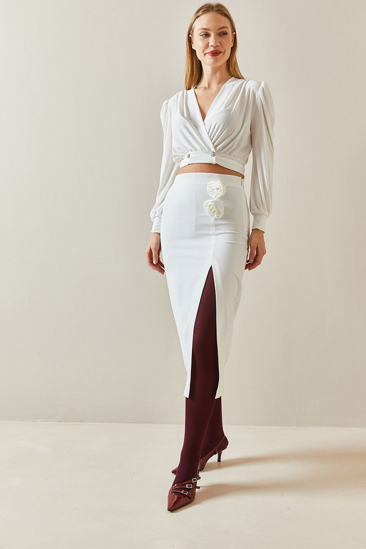 XHAN White Rose Detailed & Slit Midi Skirt