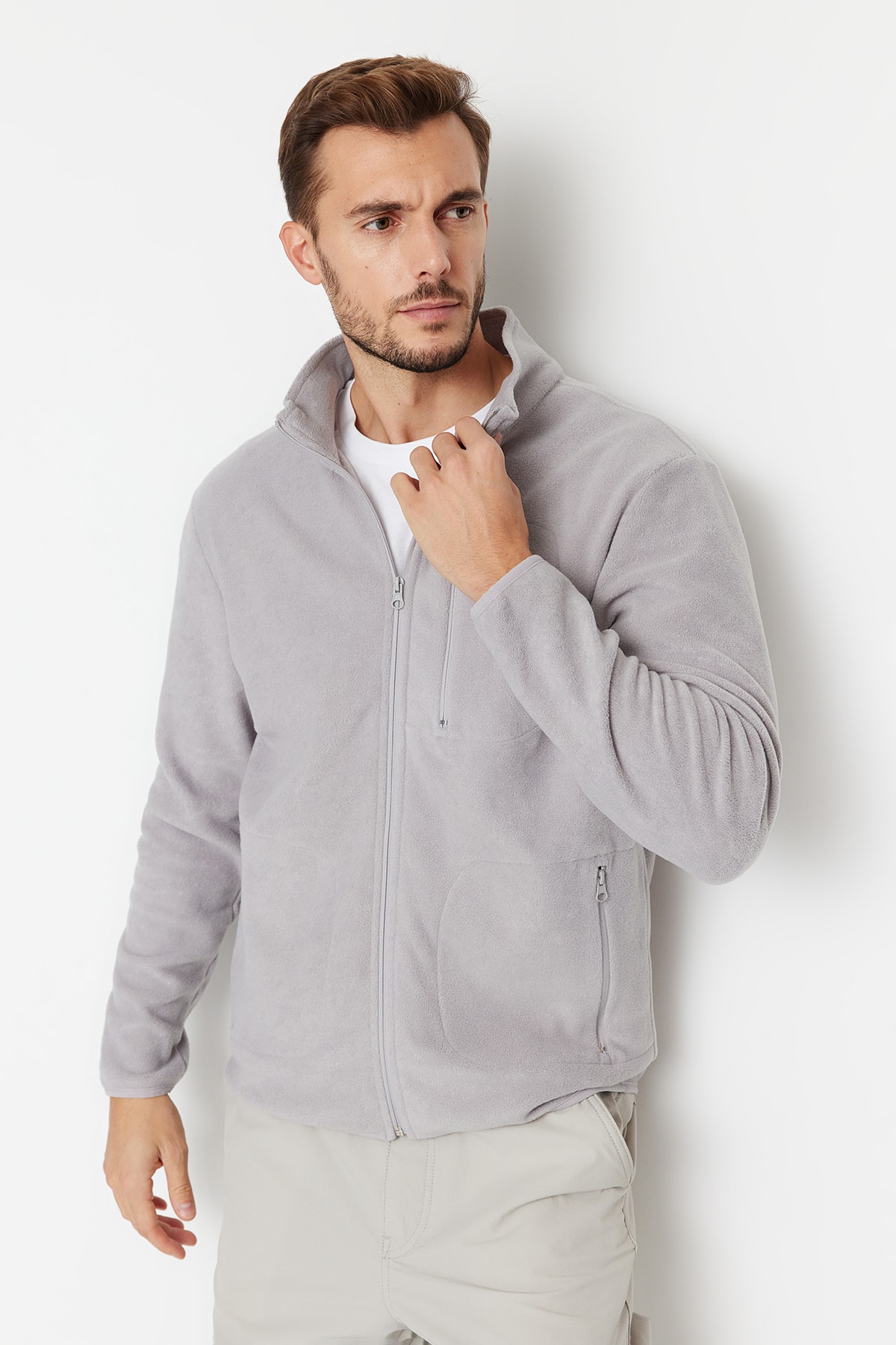 Levně Trendyol Men's Gray Regular/Normal Fit Zipper Detail High Neck Warm Thick Fleece Sweatshirt