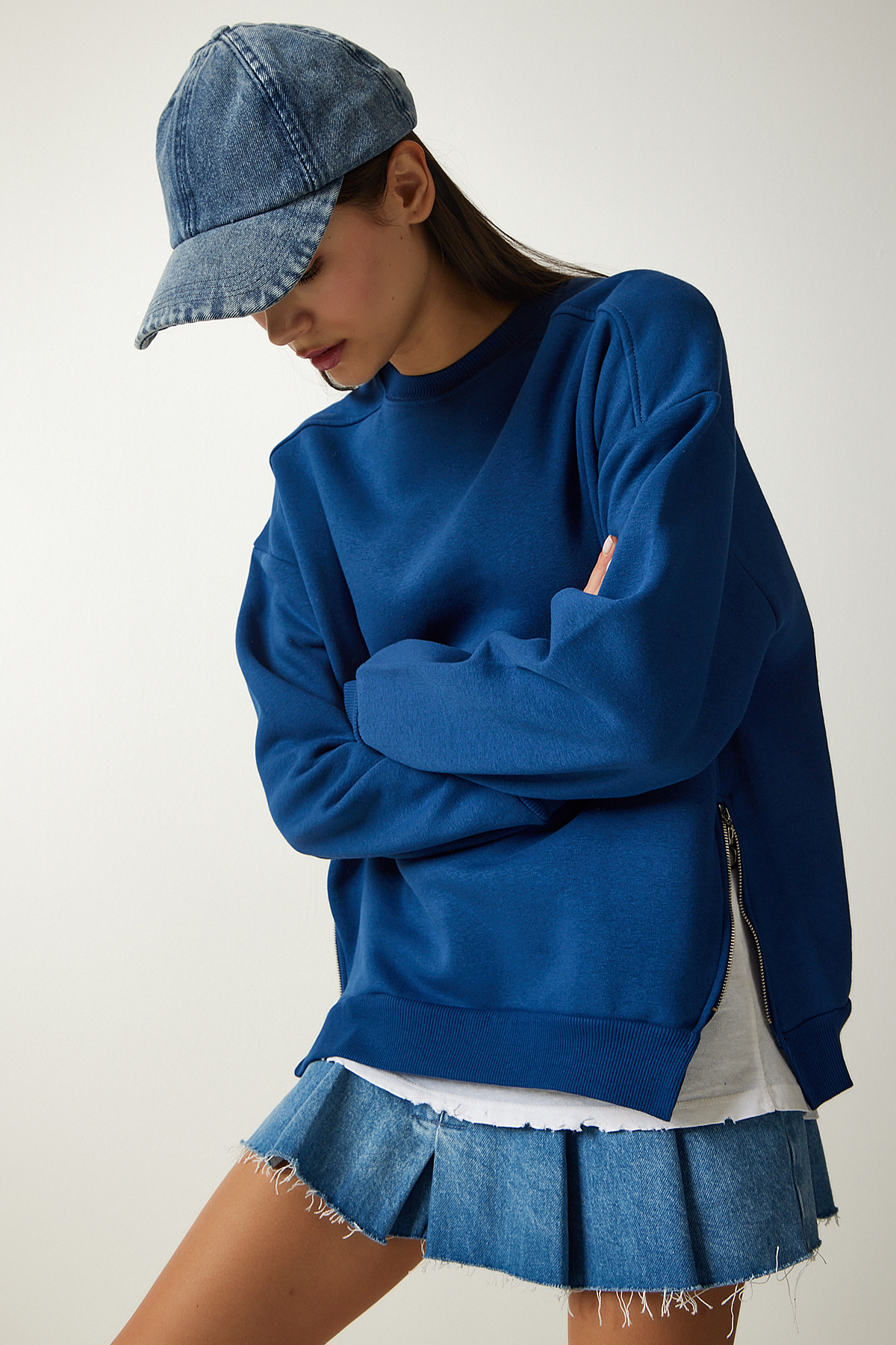 Levně Happiness İstanbul Women's Blue Zipper Detailed Raised Knitted Sweatshirt