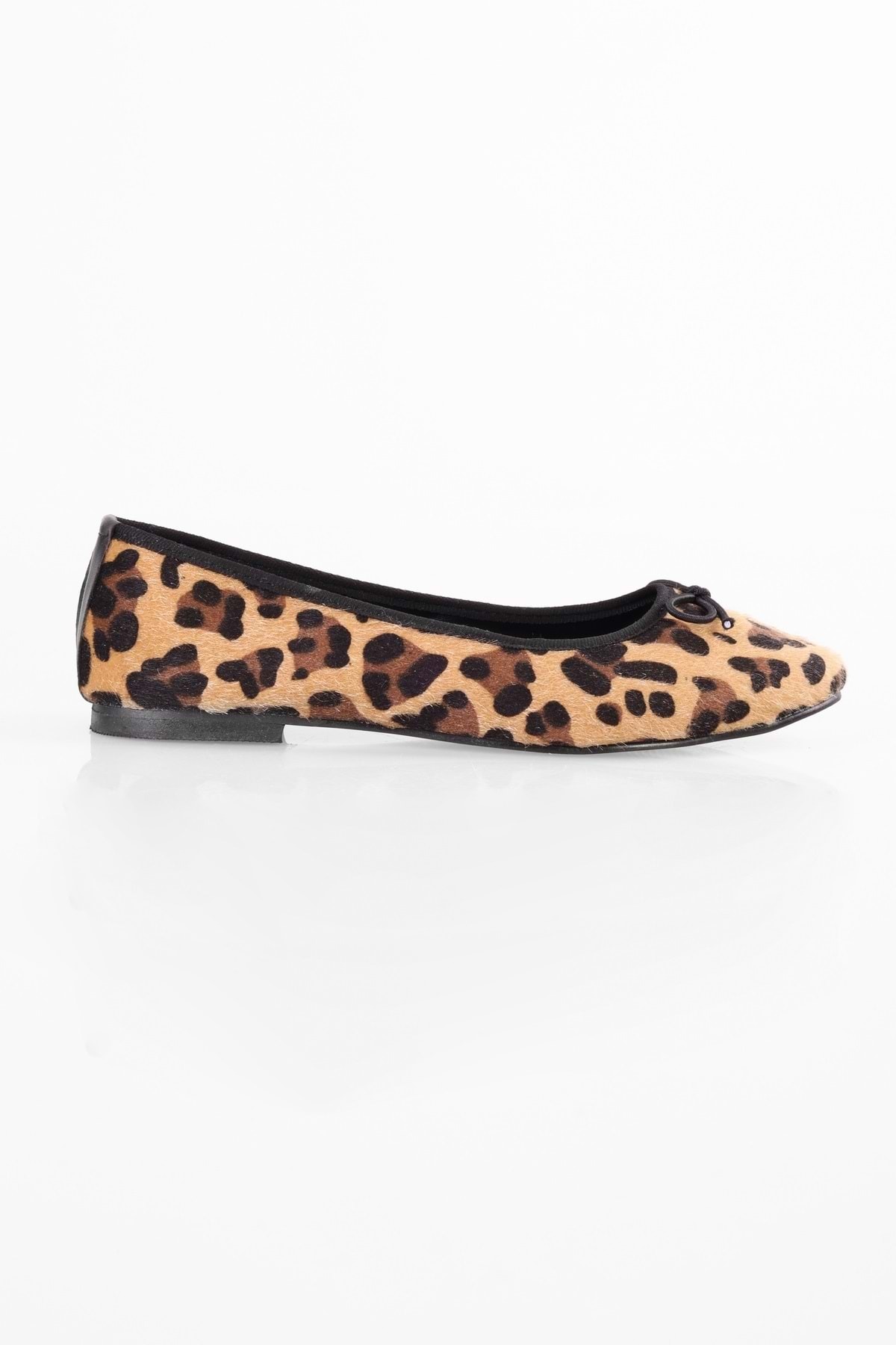 Levně Shoeberry Women's Baily Leopard Patterned Bow Daily Flats