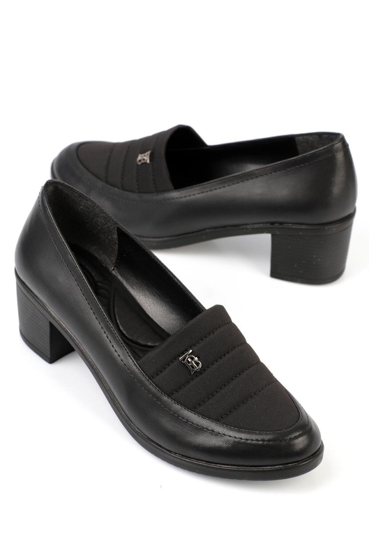 Capone Outfitters Чорні жіночі туфлі на товстому каблуці Capone