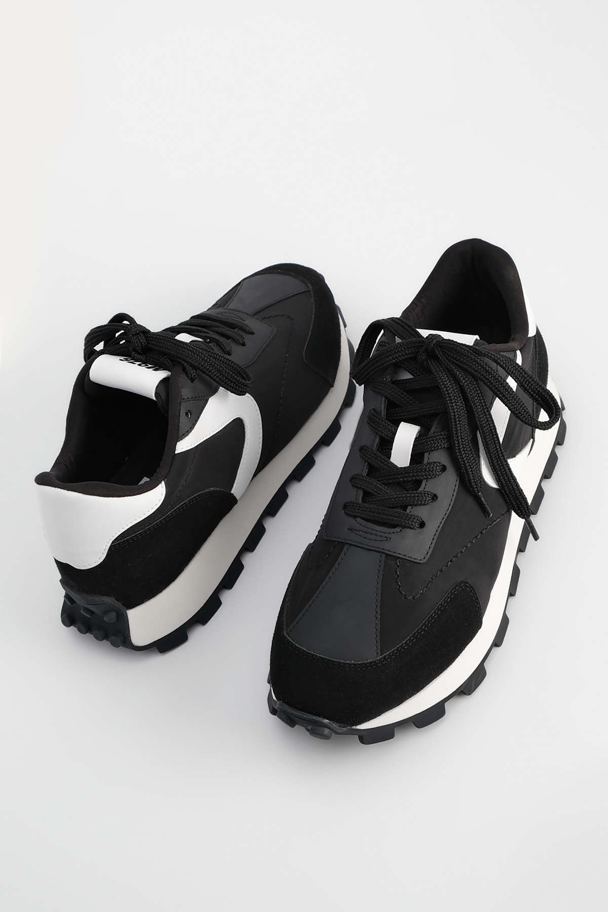 Levně Marjin Men's Sneaker Thick Sole Lace Up Sports Shoes Edva Black
