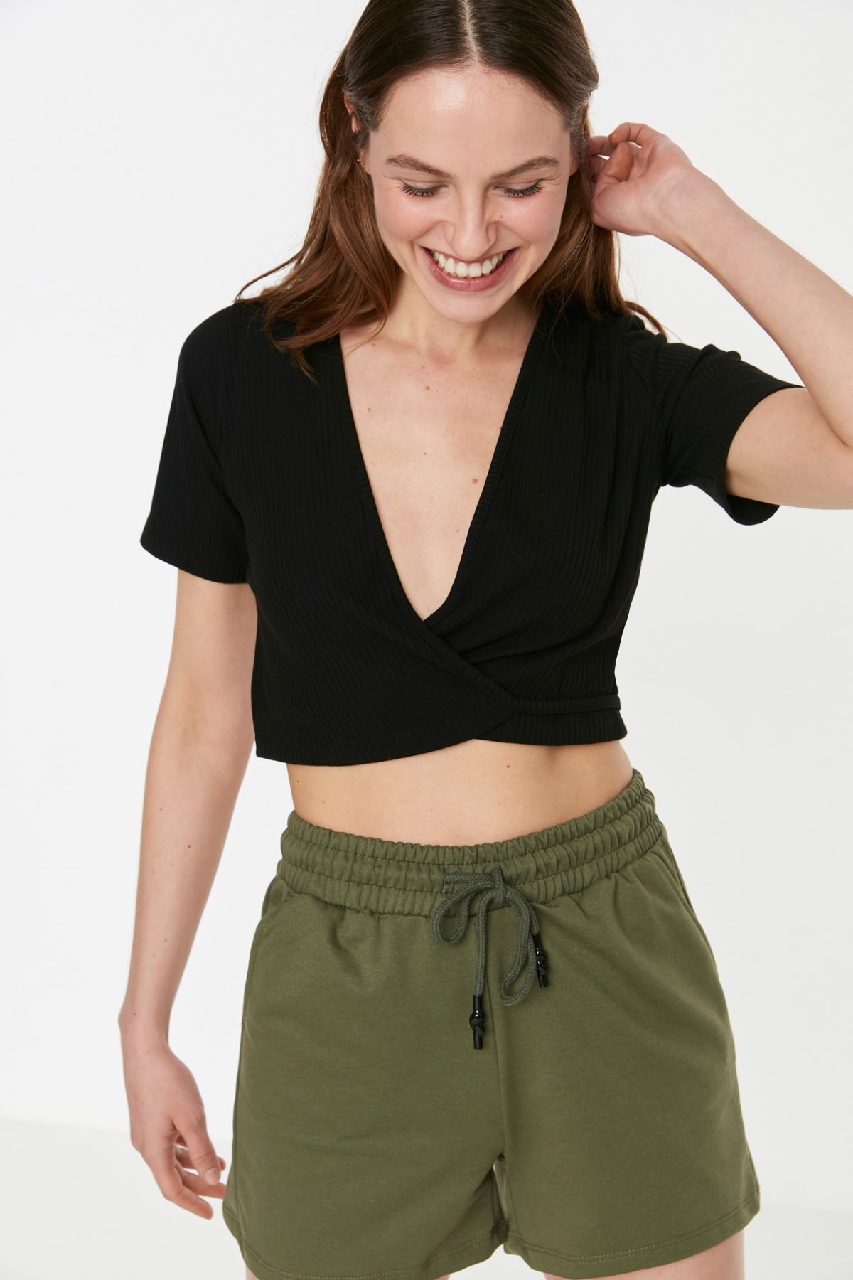 Trendyol Black Crop Knitted Blouse with Tie Detail