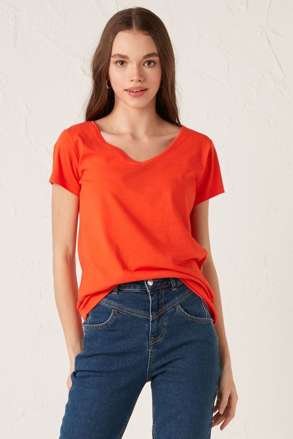 LC Waikiki Women's Orange T-Shirt V-Neck Straight Short Sleeve Basic From Your Fashion Style