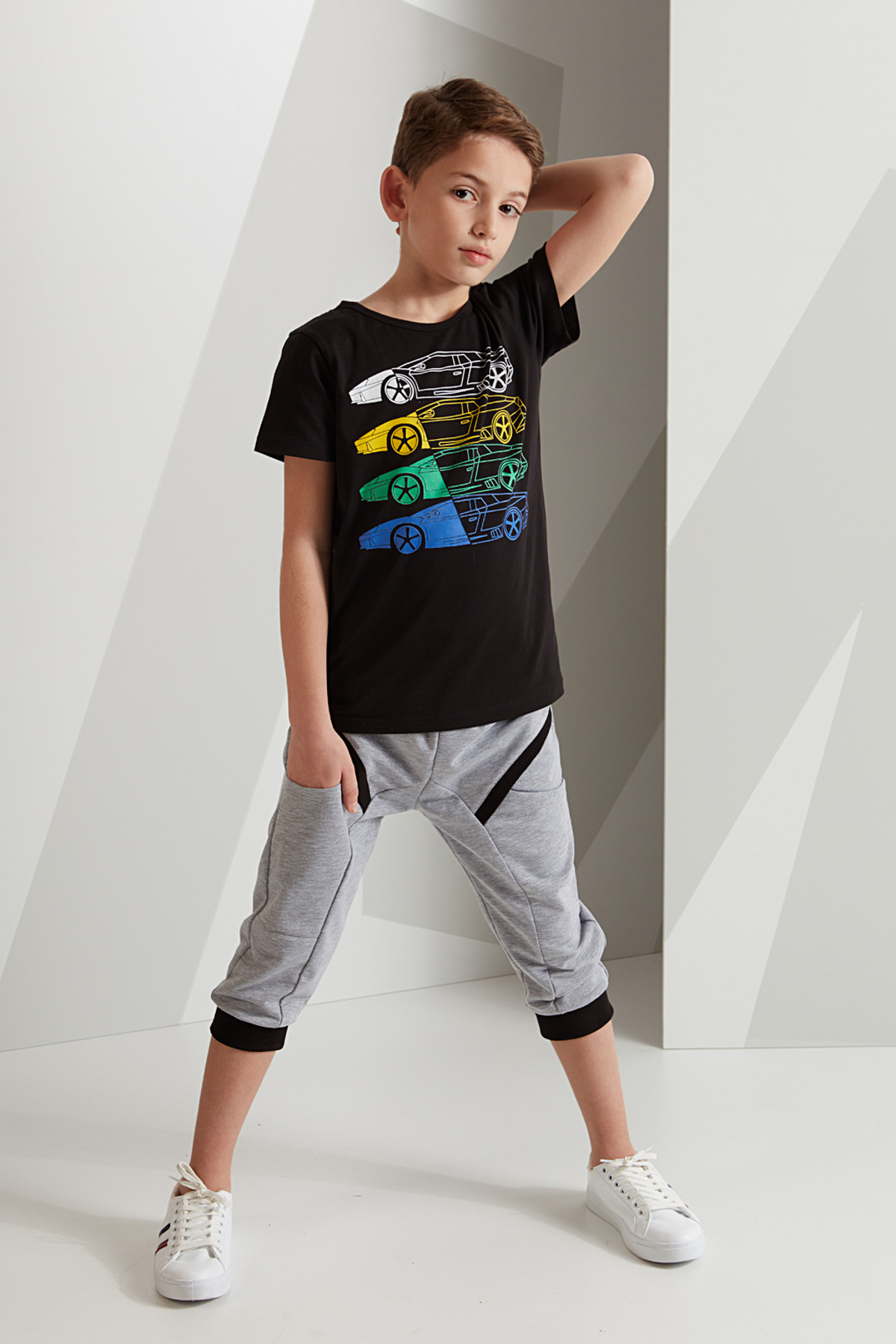 Levně mshb&g 4 Cars Boy's T-shirt Capri Shorts Set