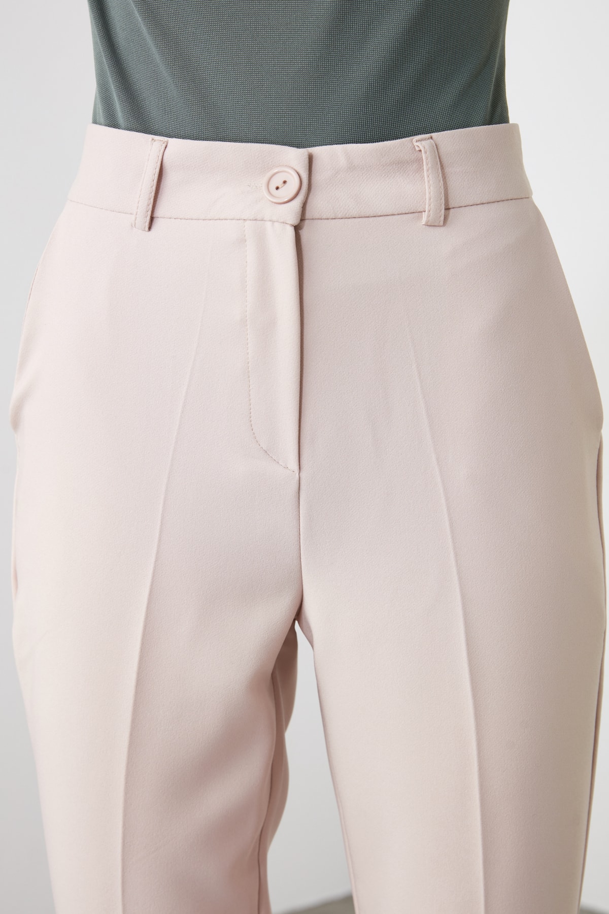Pantaloni dama, Trendyol Basic