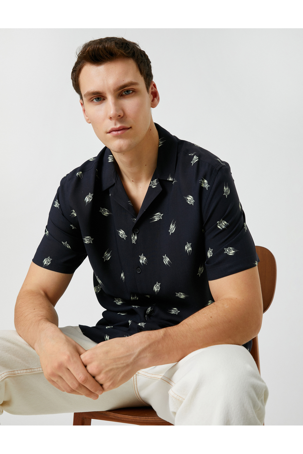 Levně Koton Summer Shirt with Short Sleeves, Turndown Collar with Star Print
