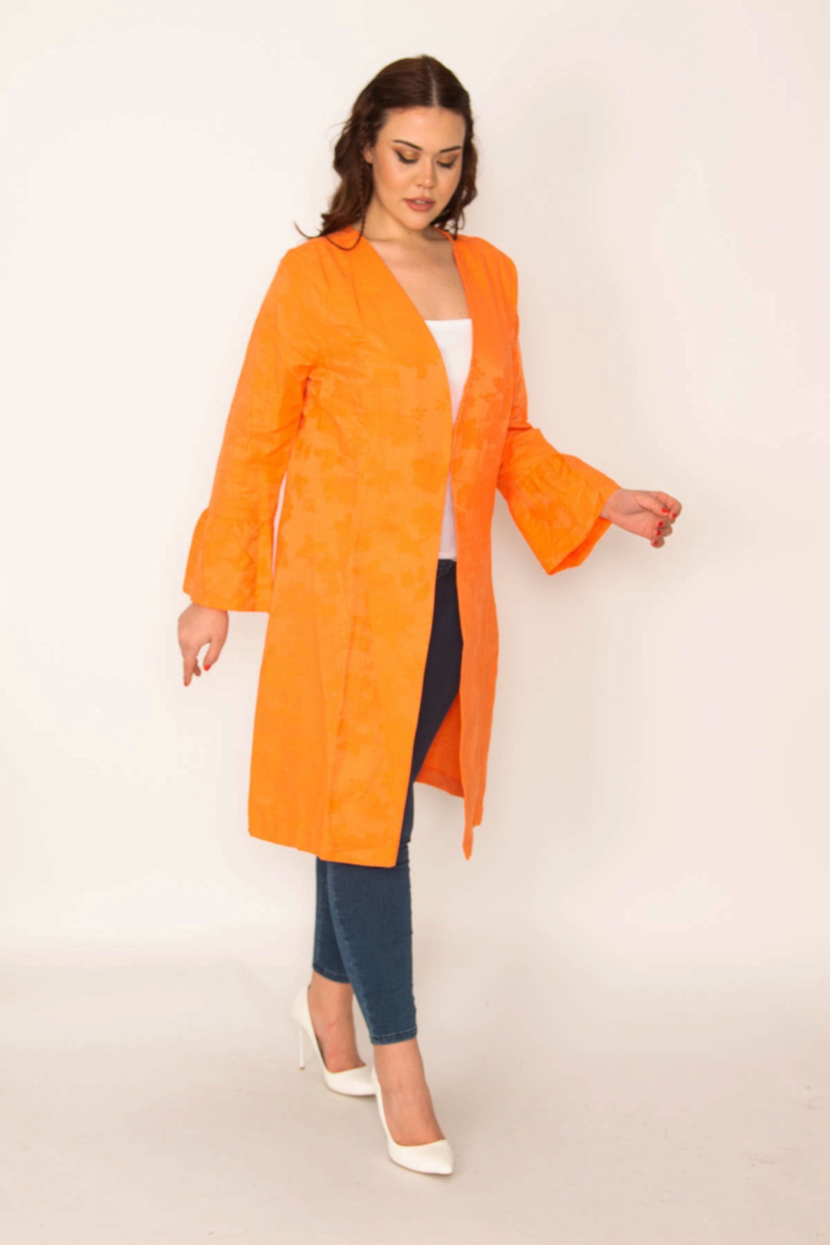 Levně Şans Women's Plus Size Orange Sleeve Detailed Single-Clip Closed Unlined Cape
