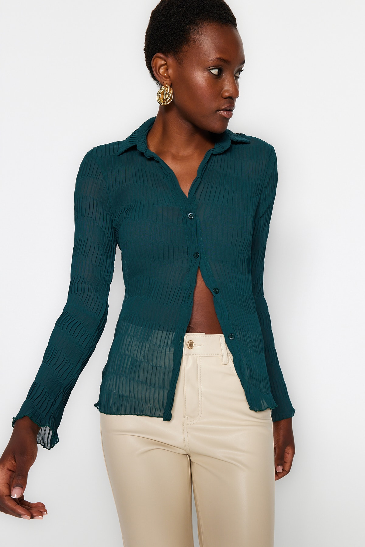 Levně Trendyol Emerald Green Sheer Pleated Fitted Woven Shirt