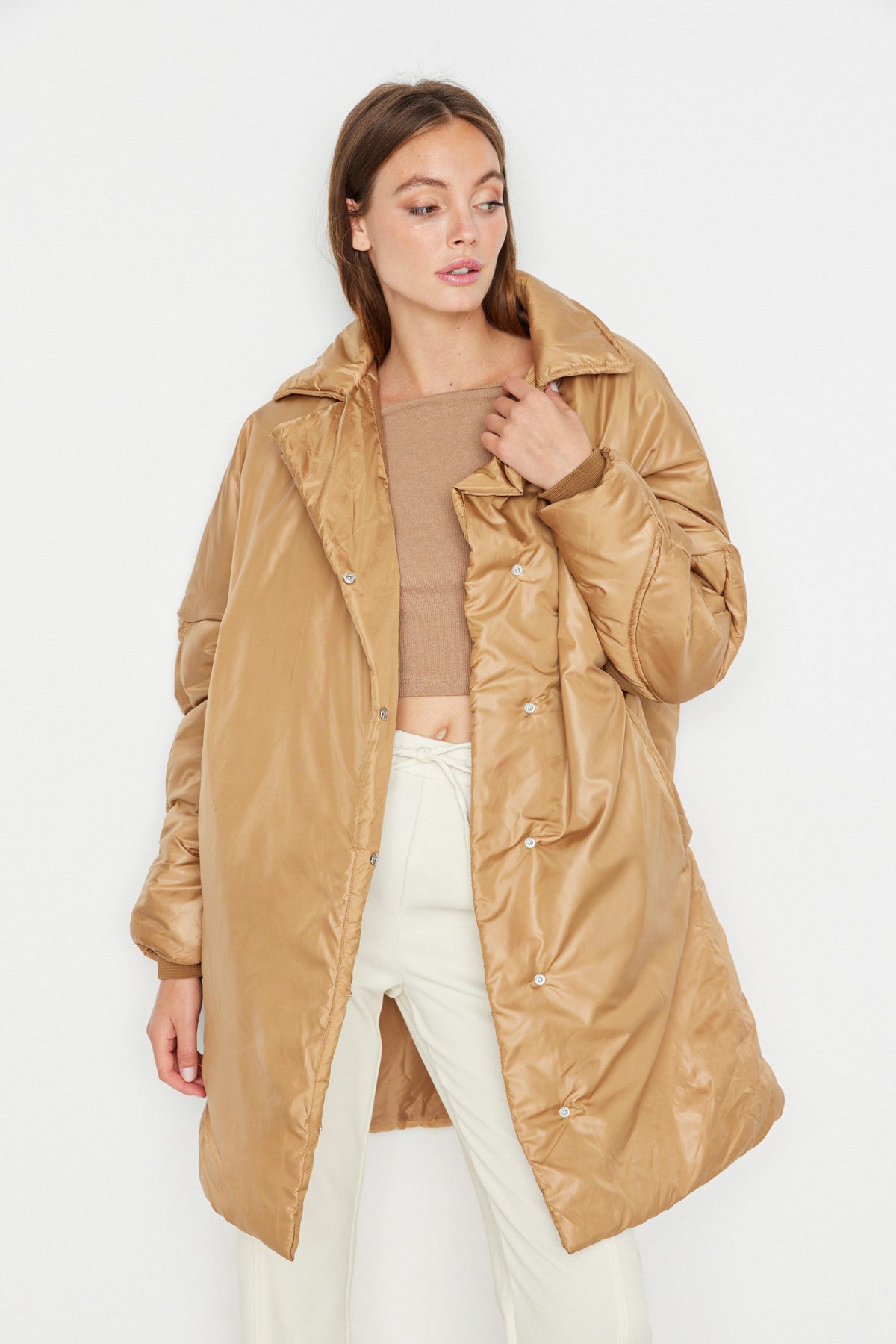 Trendyol cu geanta camel, curea detaliata jacheta puffer matlasata supradimensionata