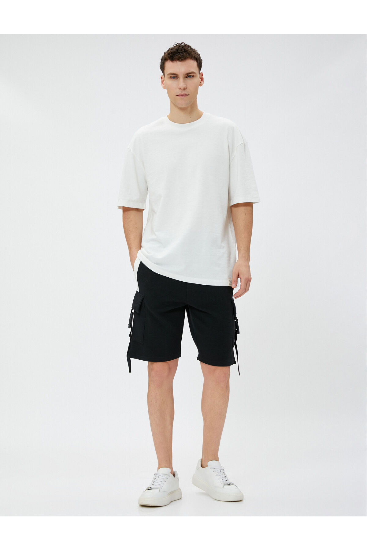 Levně Koton Cargo Shorts with Pocket. Buttons Ribbing, Color Contrast.