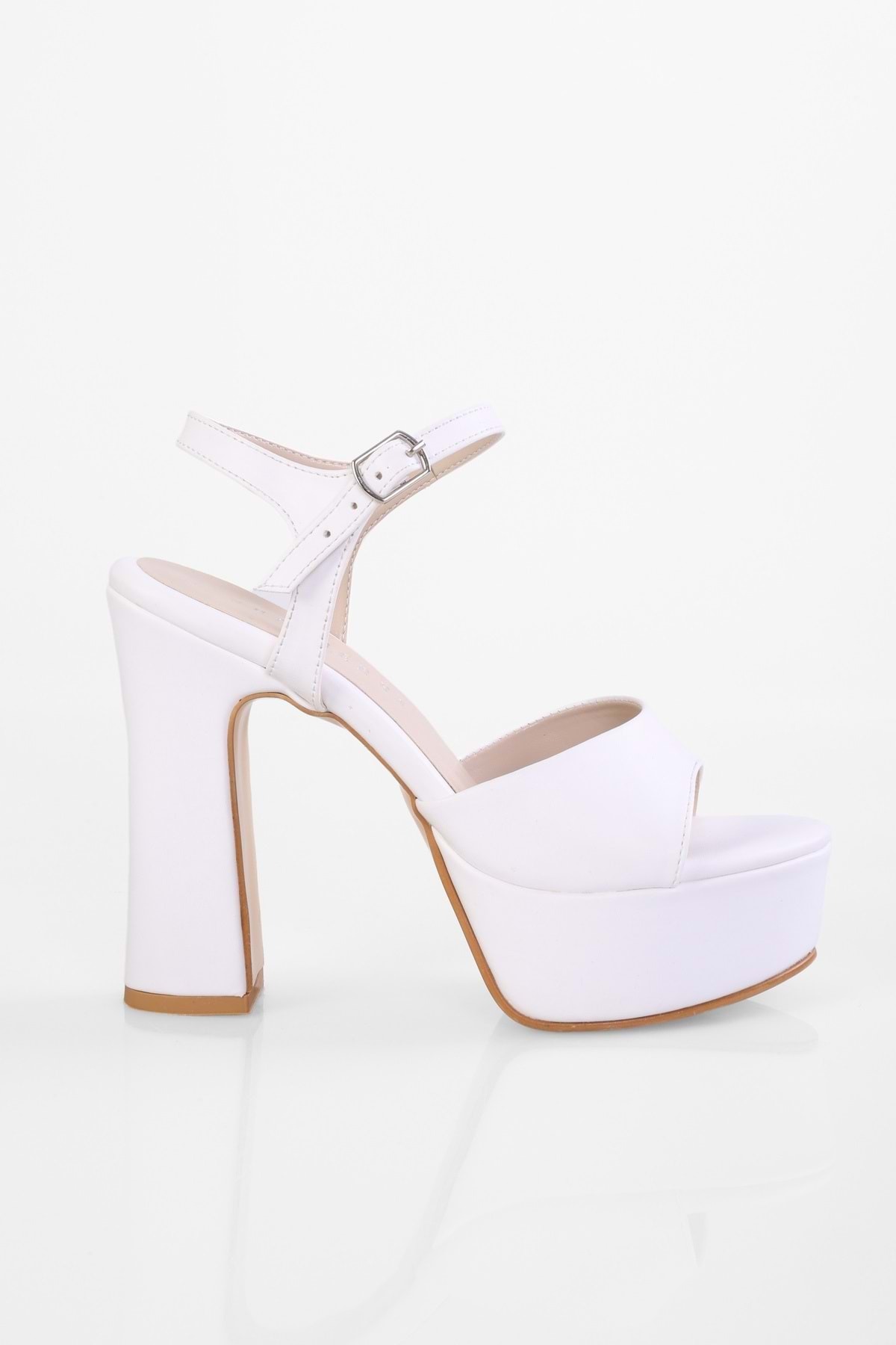 Levně Shoeberry Women's Alyysa White Skin Platform Heel Shoes
