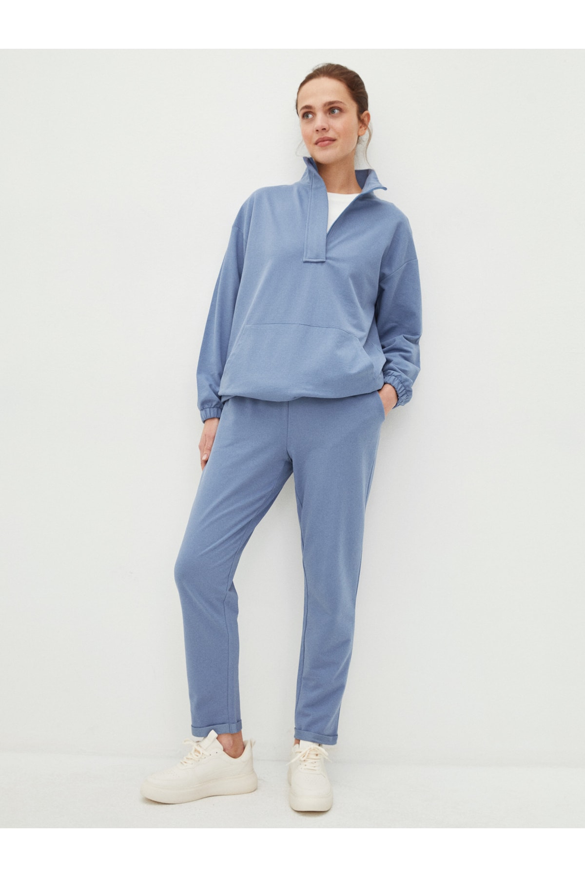 LC Waikiki Women's Elastic Waist, Straight Pocket Detail Women's Sweatpants.