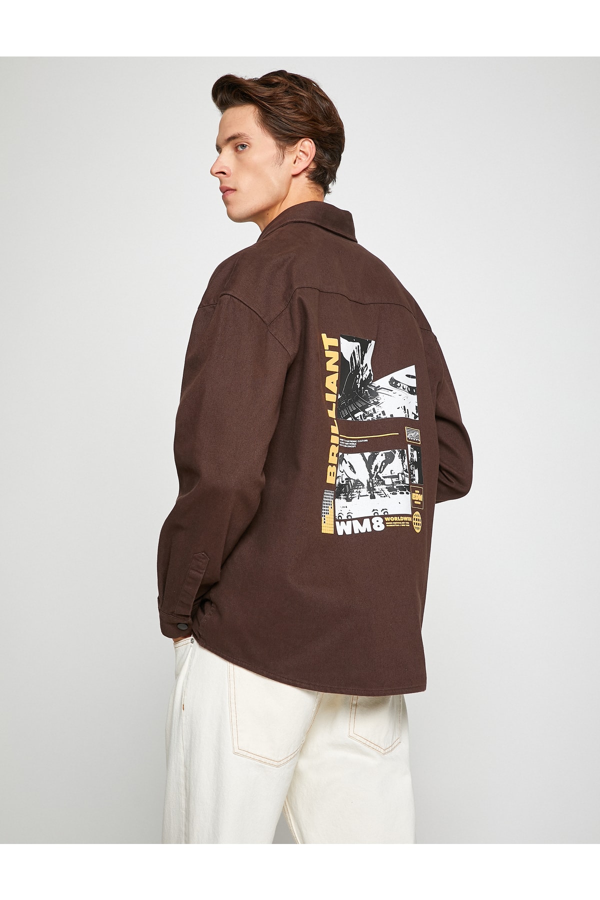 Koton Basic Shirt Jacket с отпечатан слоган, джобен детайл и закопчалка.