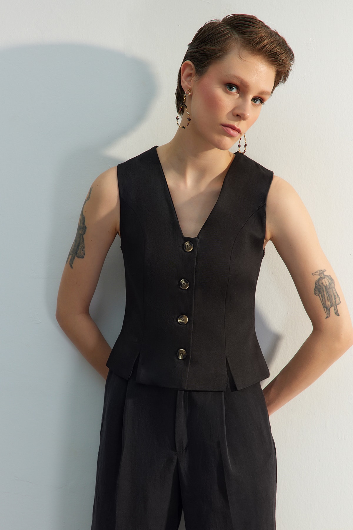 Trendyol Vest - Black - Basic