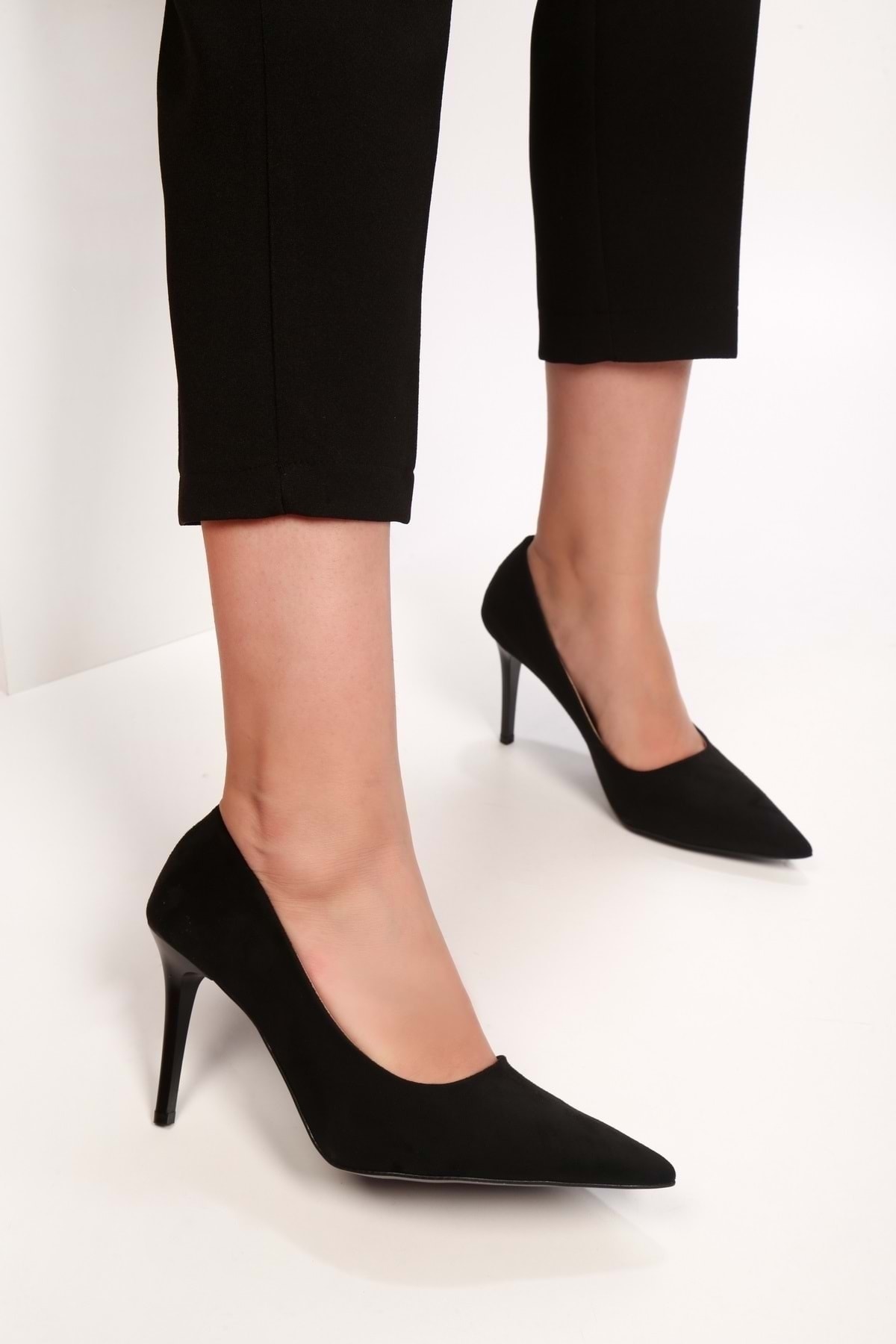 Levně Shoeberry Women's Podelta Black Suede Classic Heeled Stilettos